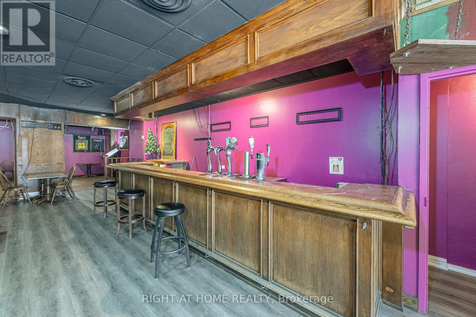 Main Level - 286 Eglinton Avenue W, Toronto, Ontario  M4R 1B2 - Photo 10 - C12678982