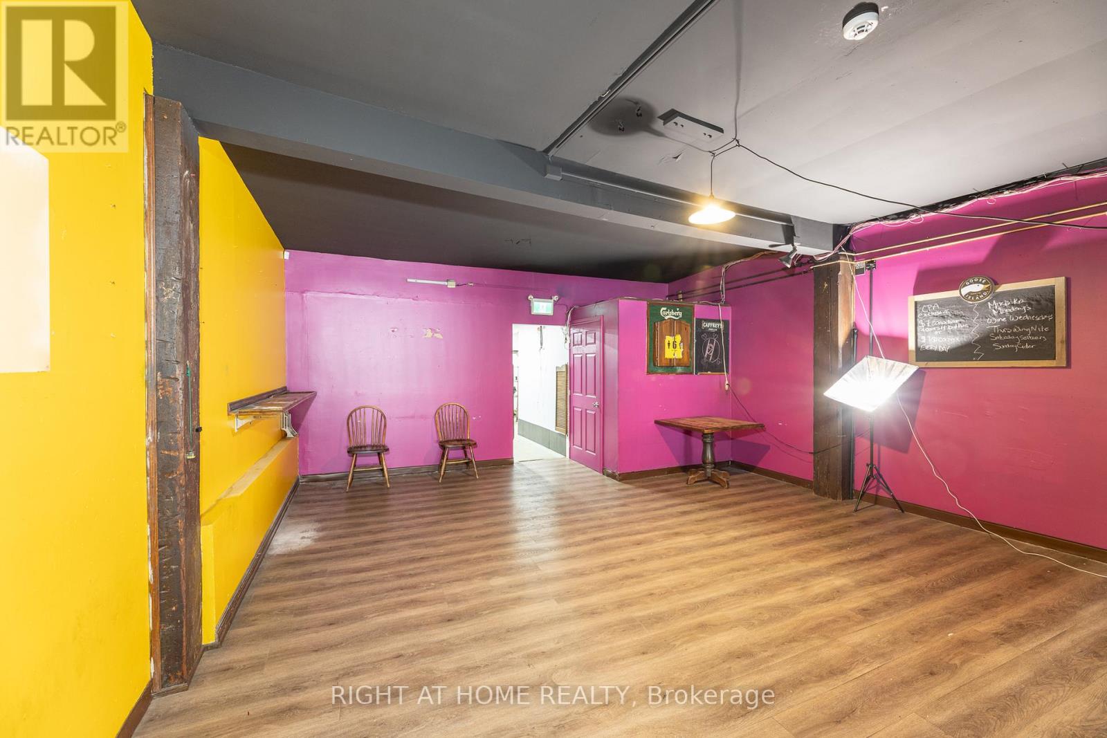 Main Level - 286 Eglinton Avenue W, Toronto, Ontario  M4R 1B2 - Photo 16 - C12678982