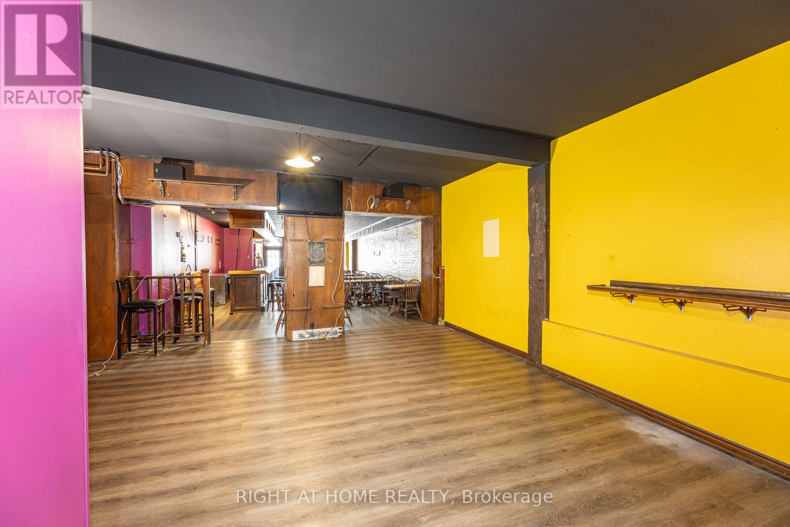 Main Level - 286 Eglinton Avenue W, Toronto, Ontario  M4R 1B2 - Photo 17 - C12678982