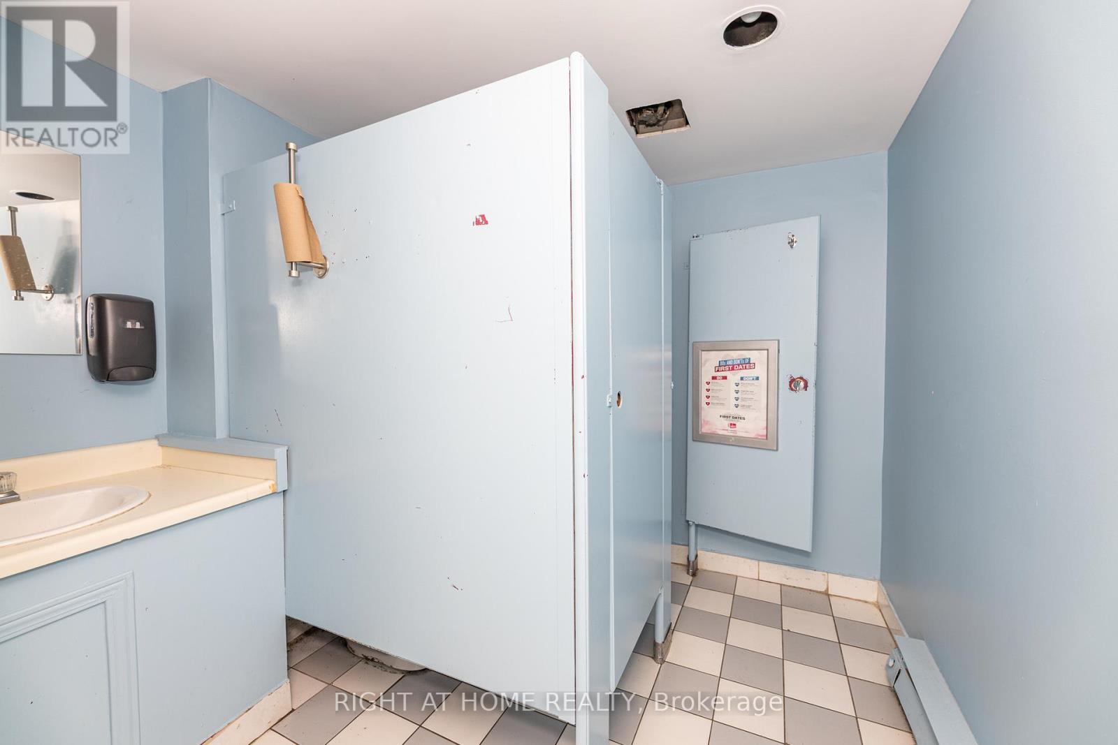 Main Level - 286 Eglinton Avenue W, Toronto, Ontario  M4R 1B2 - Photo 26 - C12678982