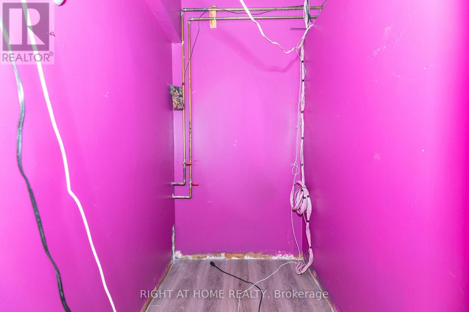 Main Level - 286 Eglinton Avenue W, Toronto, Ontario  M4R 1B2 - Photo 23 - C12678982