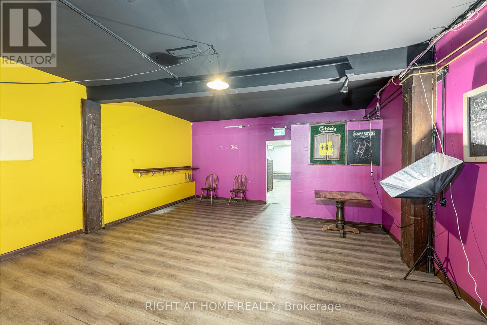 Main Level - 286 Eglinton Avenue W, Toronto, Ontario  M4R 1B2 - Photo 15 - C12678982