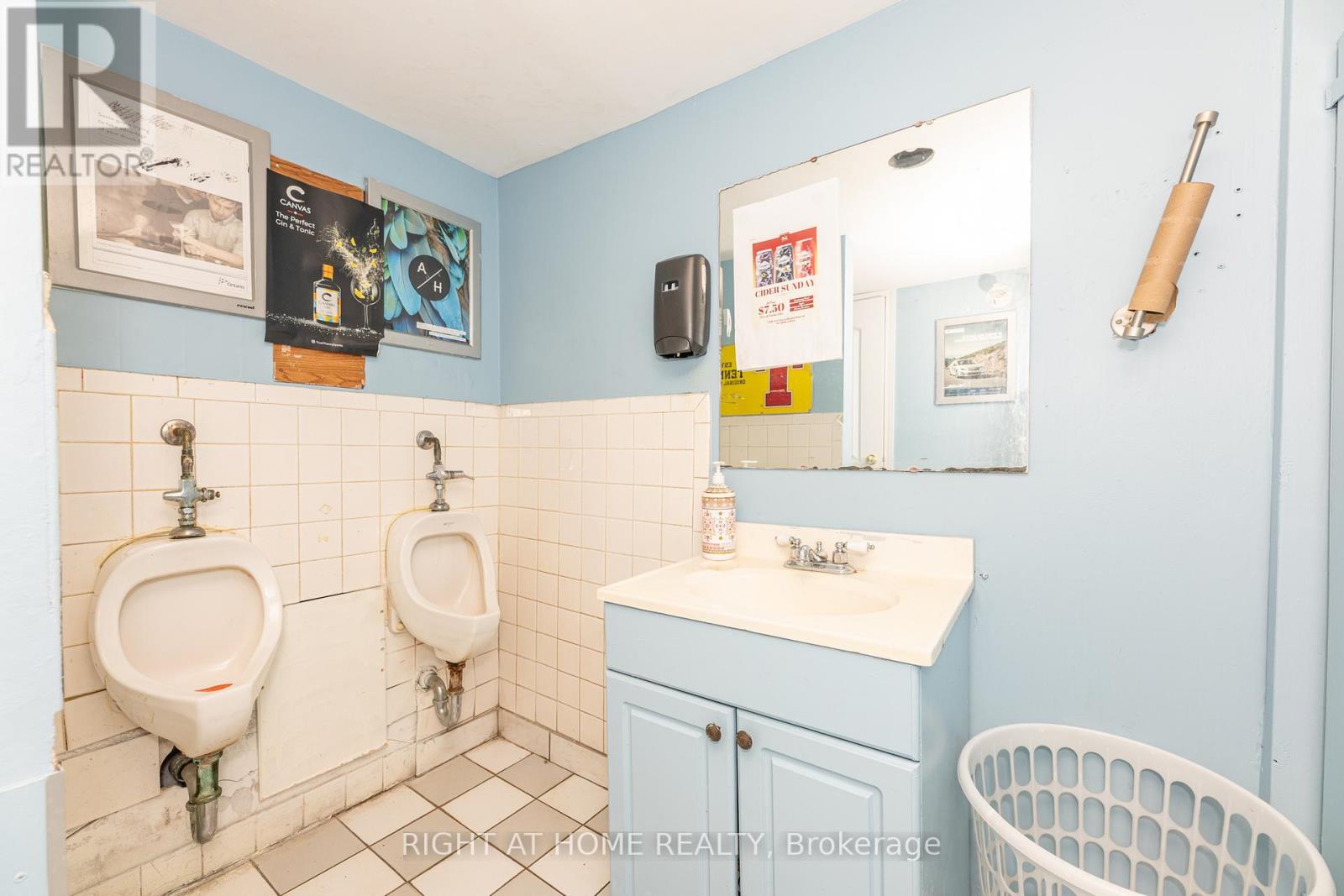 Main Level - 286 Eglinton Avenue W, Toronto, Ontario  M4R 1B2 - Photo 30 - C12678982