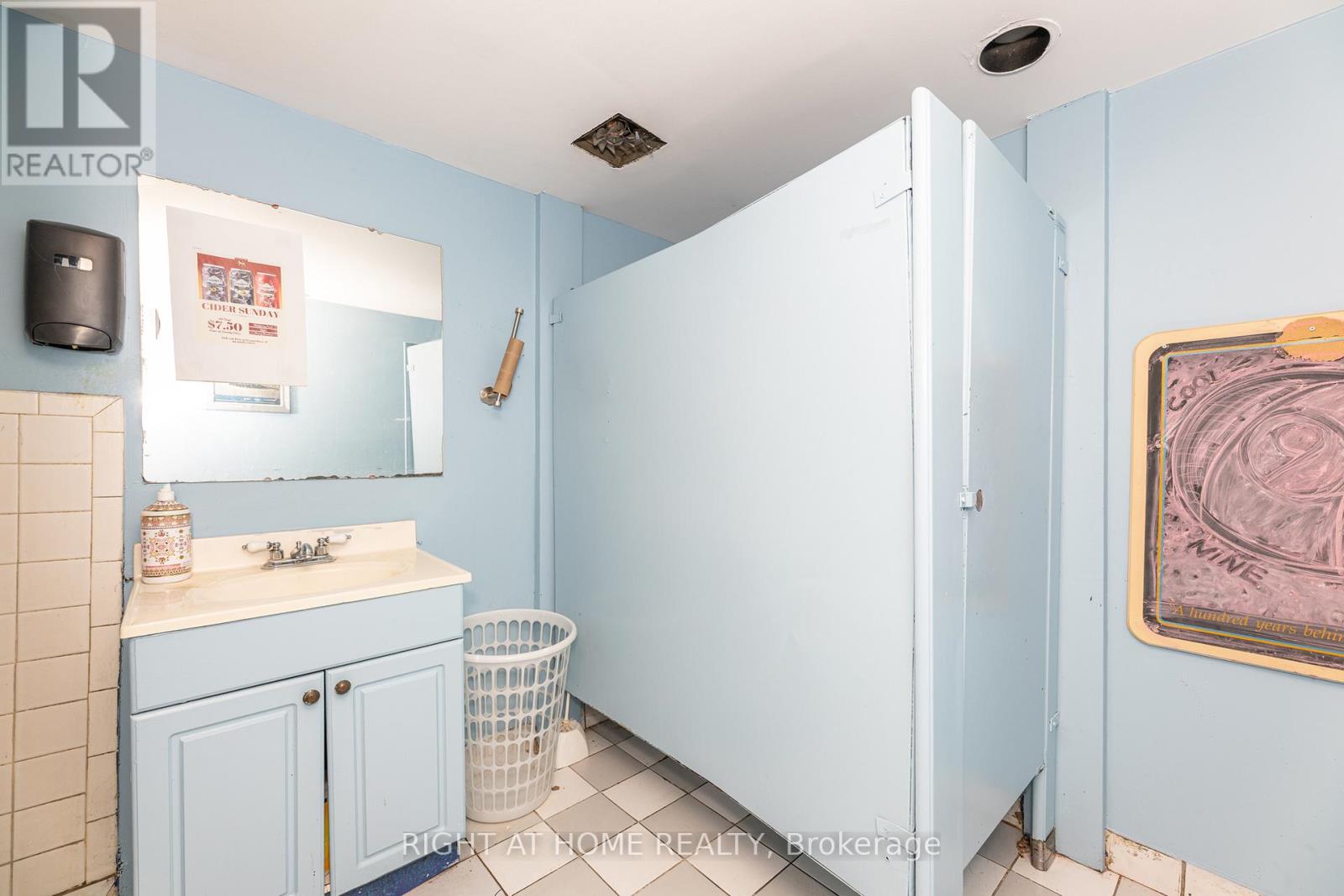 Main Level - 286 Eglinton Avenue W, Toronto, Ontario  M4R 1B2 - Photo 29 - C12678982