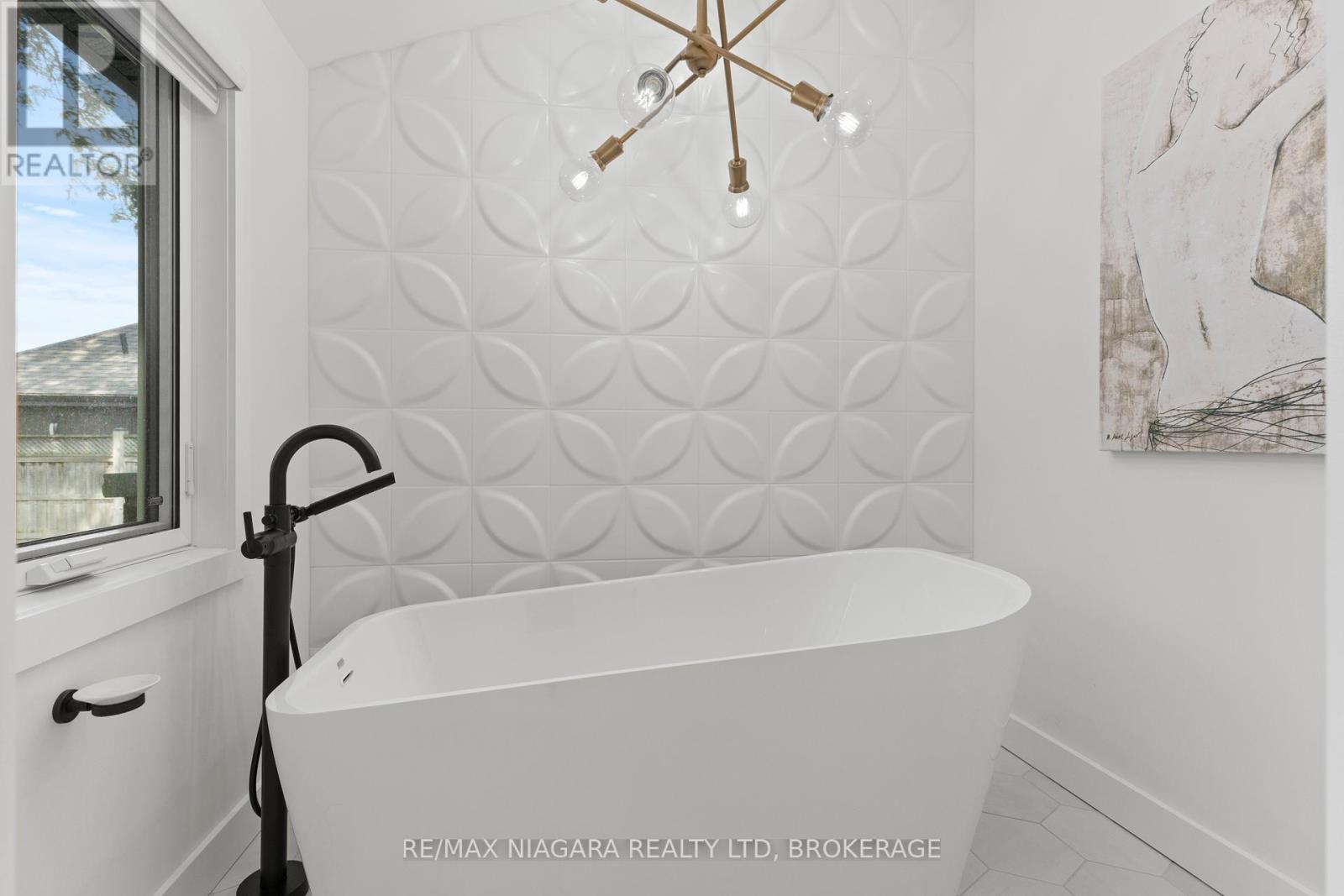 3886 Glenview Drive, Lincoln, Ontario  L0R 1C0 - Photo 13 - X12357670