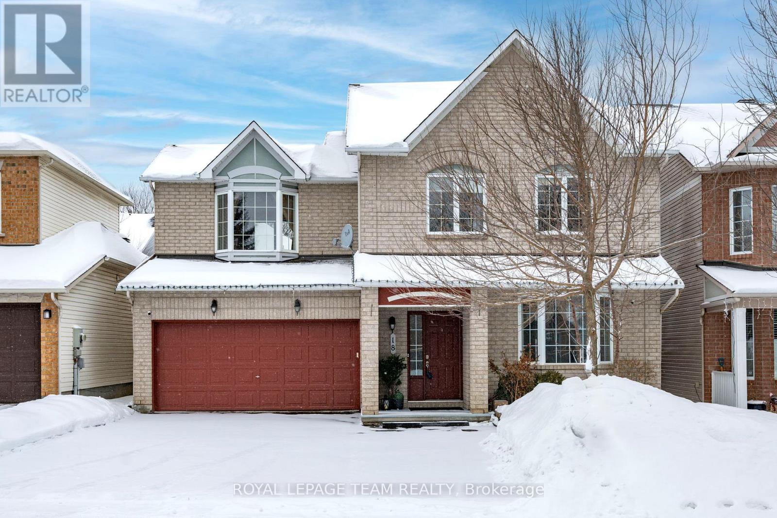 18 Oakham Ridge N, Ottawa, Ontario  K2K 3B3 - Photo 1 - X12712088