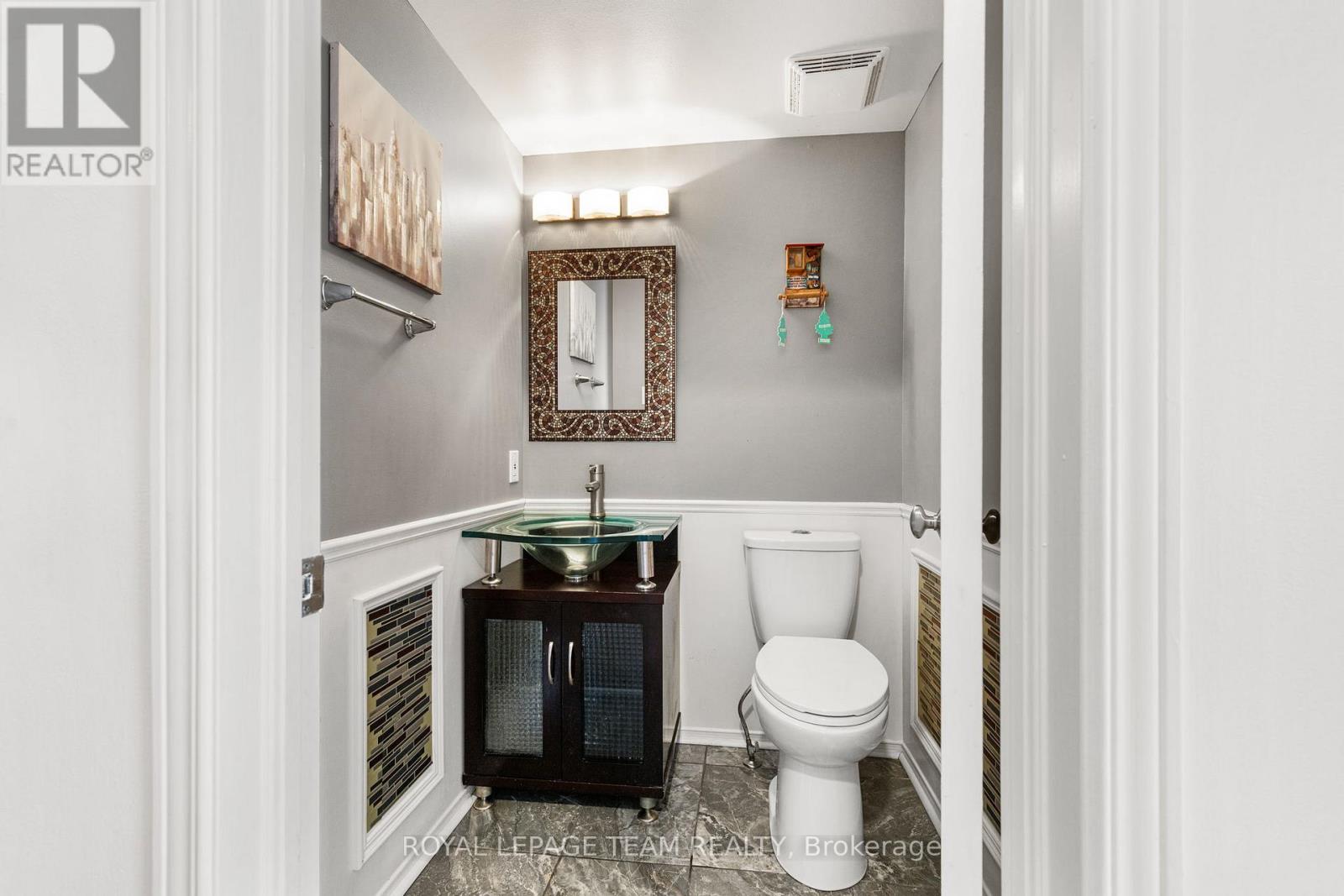 18 Oakham Ridge N, Ottawa, Ontario  K2K 3B3 - Photo 10 - X12712088