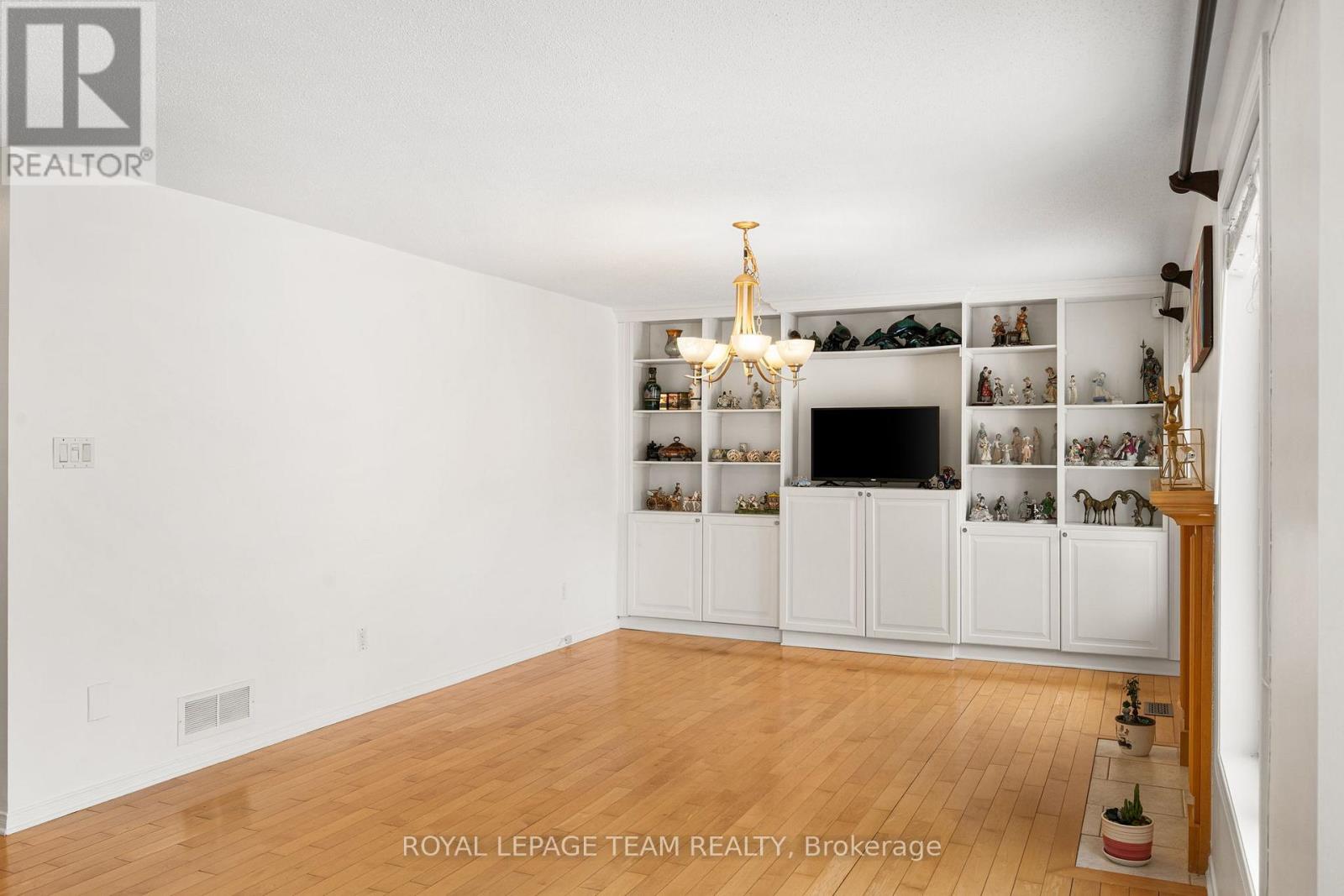 18 Oakham Ridge N, Ottawa, Ontario  K2K 3B3 - Photo 12 - X12712088