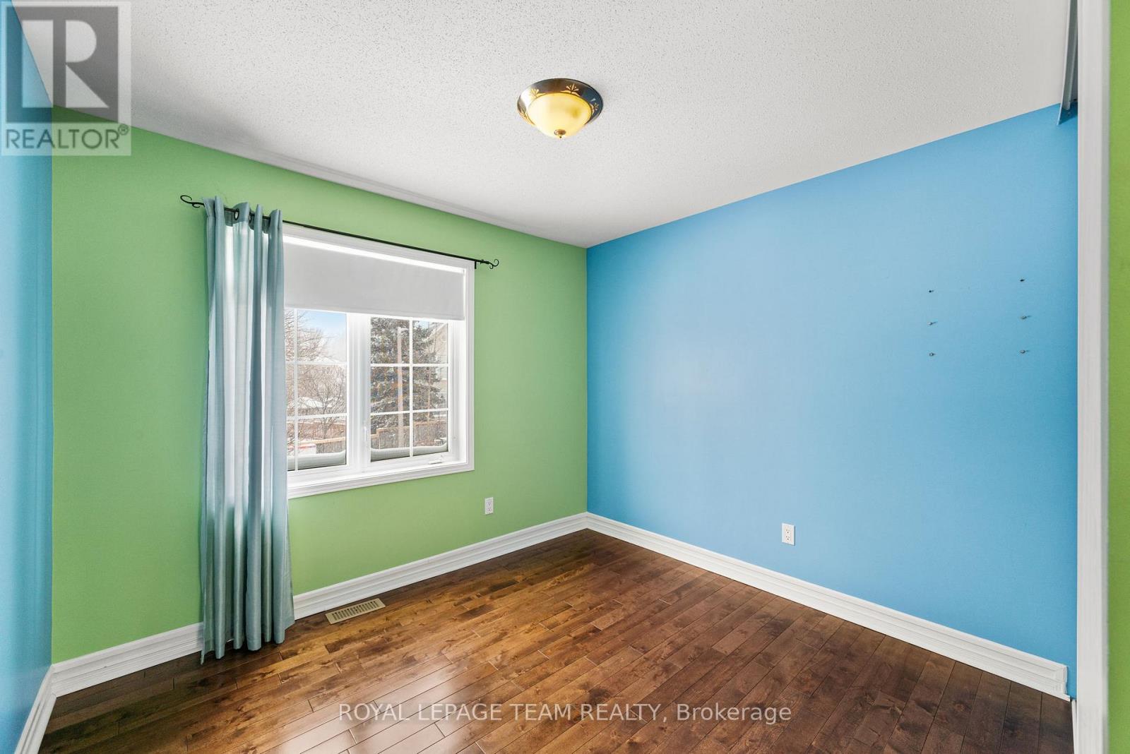 18 Oakham Ridge N, Ottawa, Ontario  K2K 3B3 - Photo 22 - X12712088