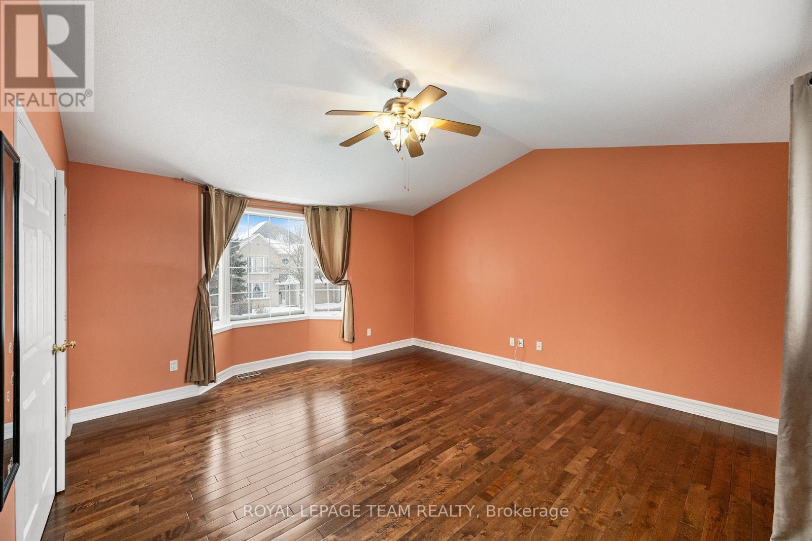 18 Oakham Ridge N, Ottawa, Ontario  K2K 3B3 - Photo 25 - X12712088