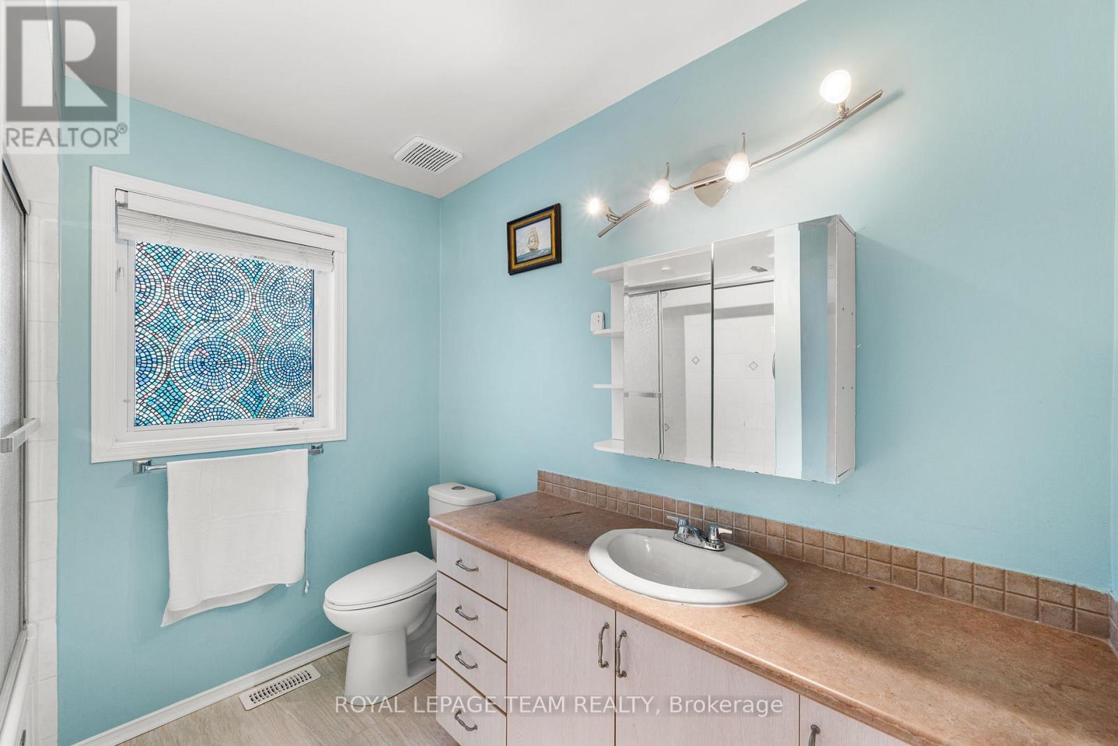 18 Oakham Ridge N, Ottawa, Ontario  K2K 3B3 - Photo 29 - X12712088