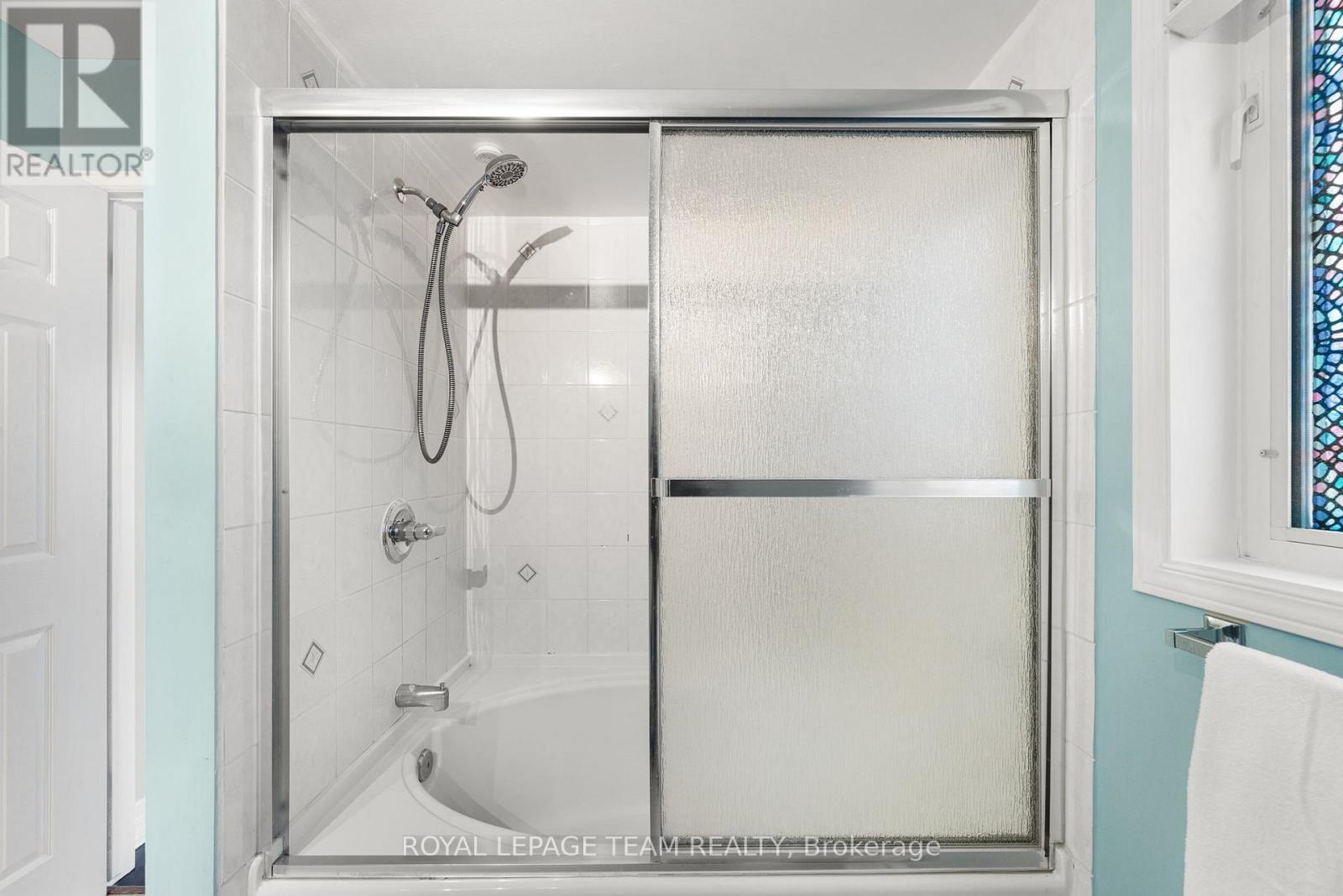 18 Oakham Ridge N, Ottawa, Ontario  K2K 3B3 - Photo 30 - X12712088