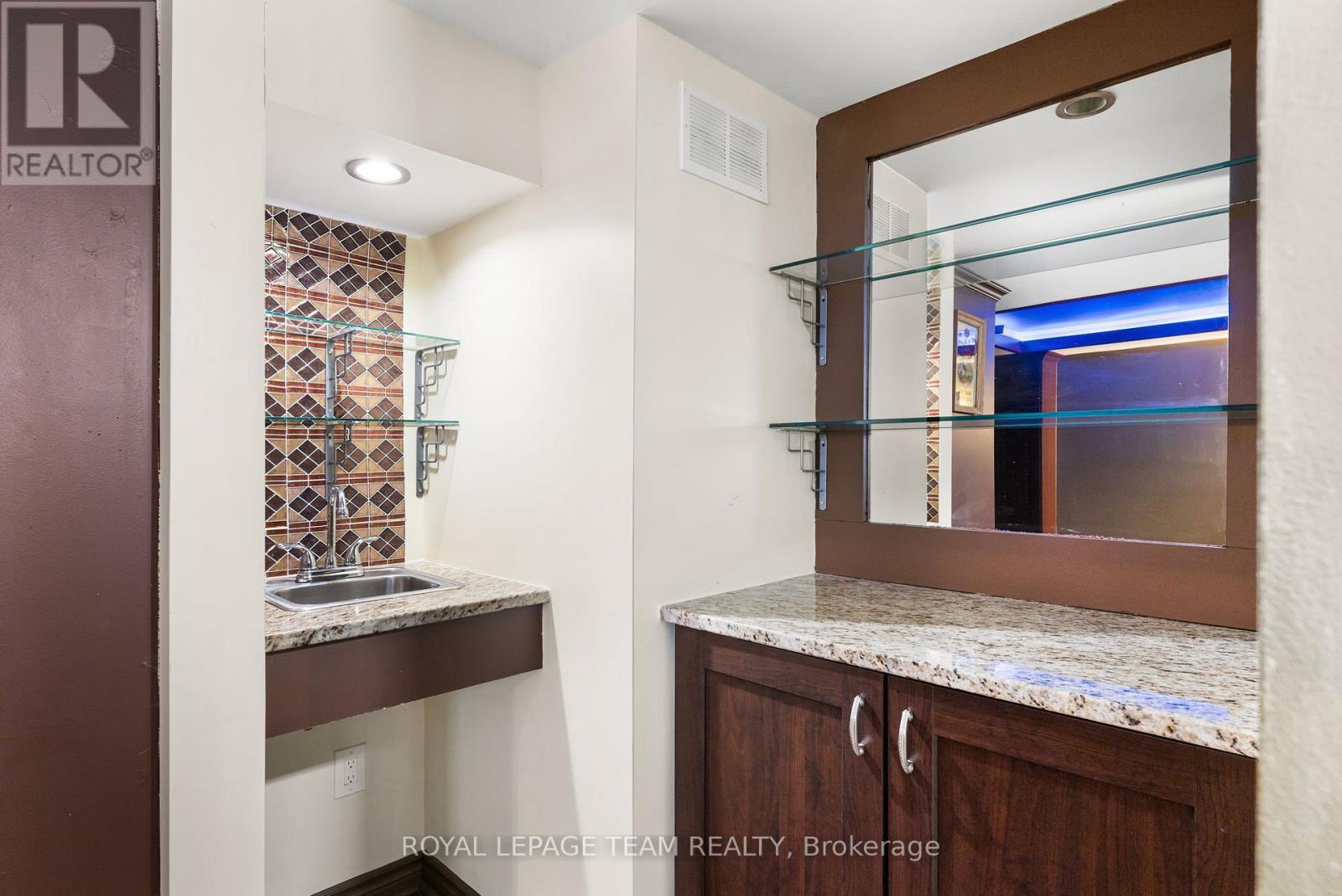 18 Oakham Ridge N, Ottawa, Ontario  K2K 3B3 - Photo 36 - X12712088