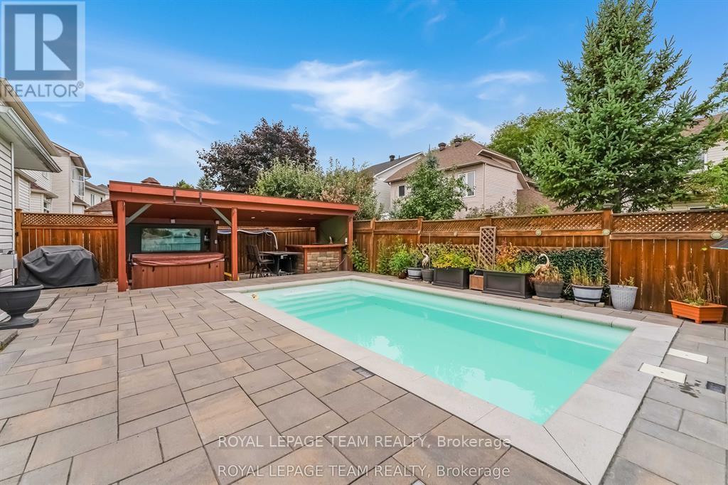 18 Oakham Ridge N, Ottawa, Ontario  K2K 3B3 - Photo 43 - X12712088