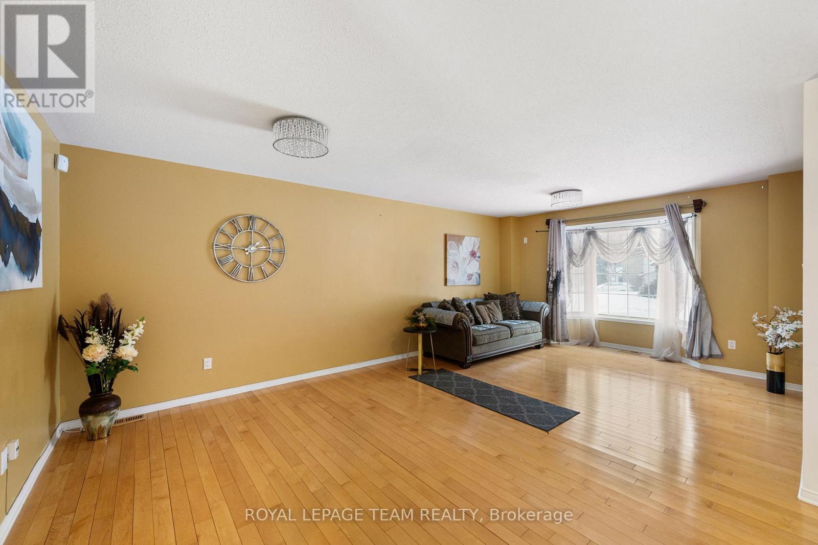 18 Oakham Ridge N, Ottawa, Ontario  K2K 3B3 - Photo 6 - X12712088