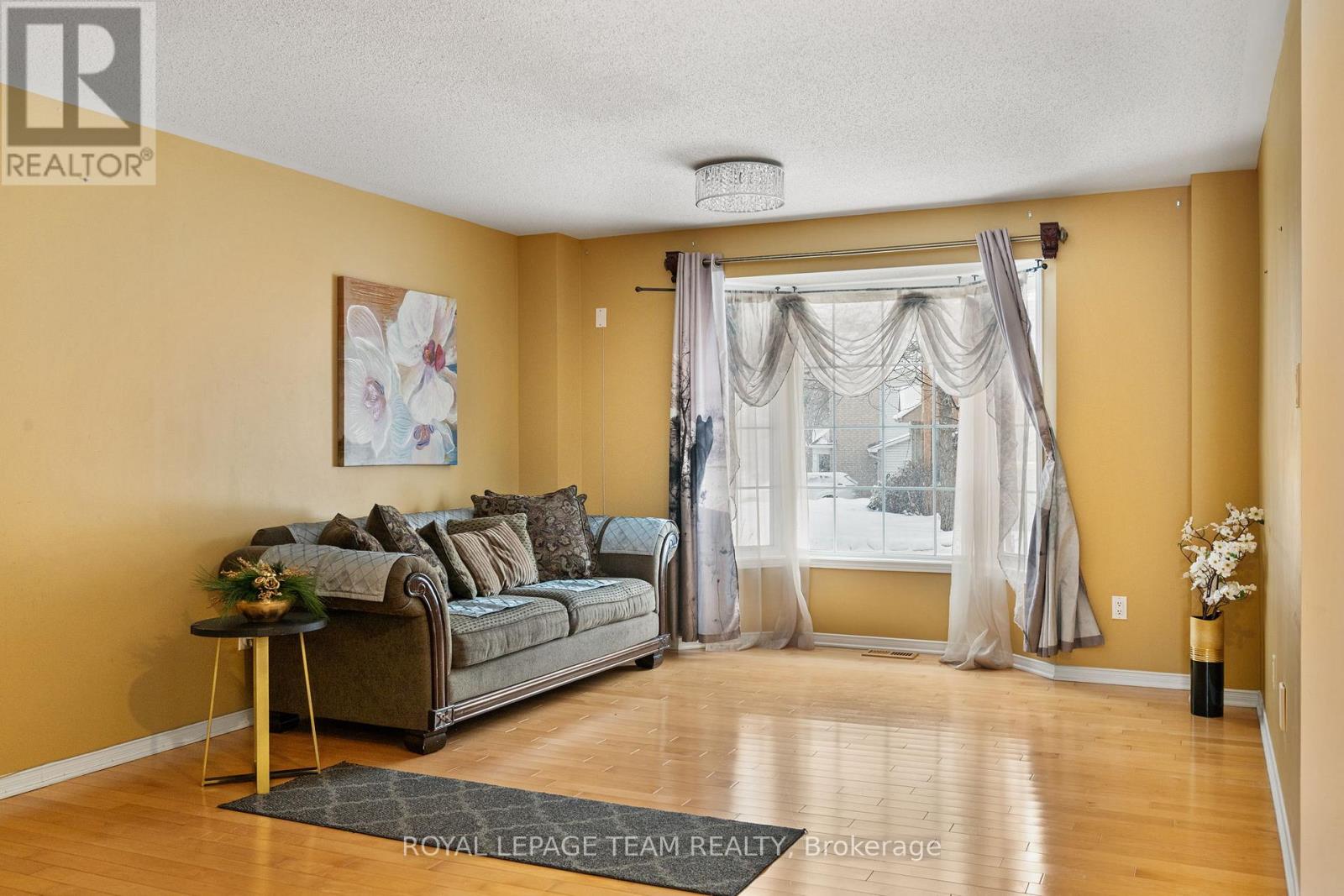 18 Oakham Ridge N, Ottawa, Ontario  K2K 3B3 - Photo 8 - X12712088