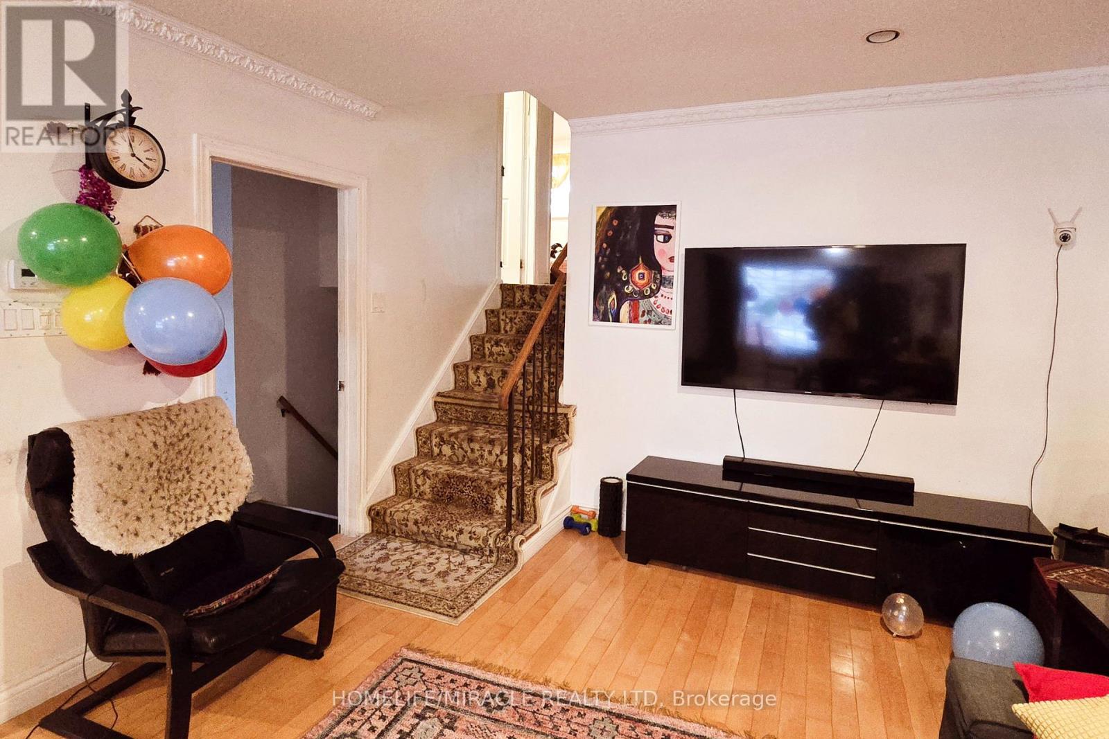 97 Nymark Avenue, Toronto (Don Valley Village), Ontario  M2J 2H1 - Photo 10 - C12549114