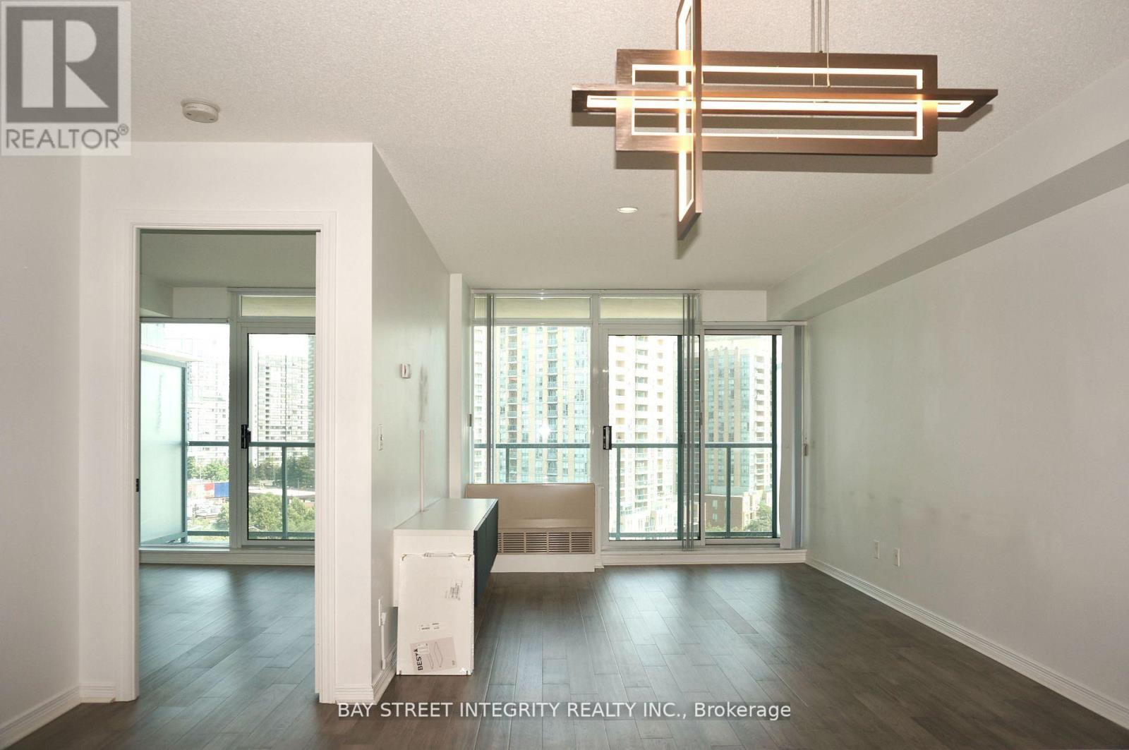 1011 - 5500 Yonge Street, Toronto, Ontario  M2N 7L1 - Photo 4 - C12712082