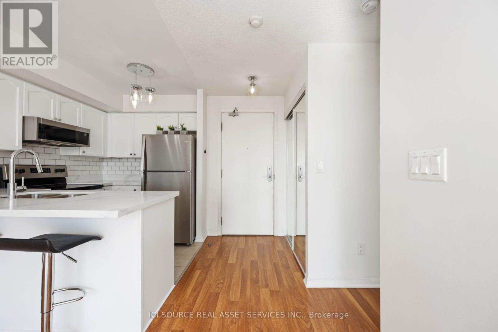 611 - 18 Valley Woods Road, Toronto, Ontario  M3A 0A1 - Photo 3 - C12712122