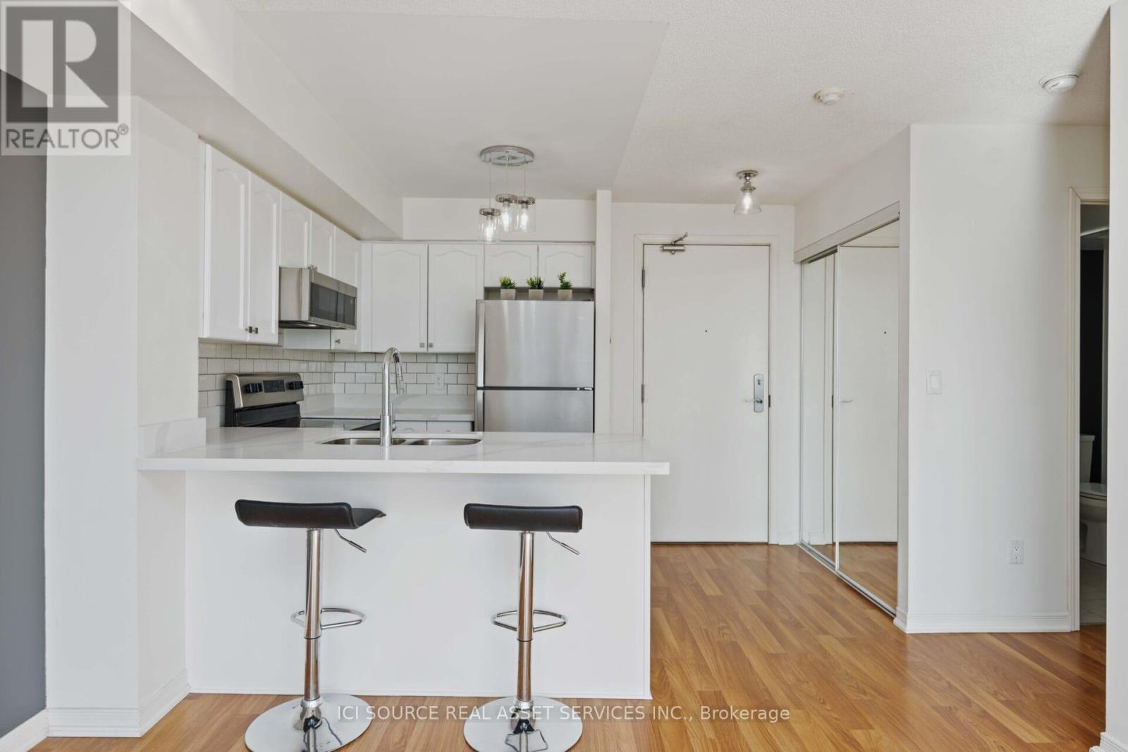 611 - 18 Valley Woods Road, Toronto, Ontario  M3A 0A1 - Photo 4 - C12712122