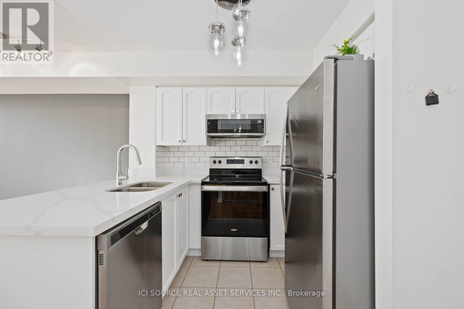 611 - 18 Valley Woods Road, Toronto, Ontario  M3A 0A1 - Photo 6 - C12712122