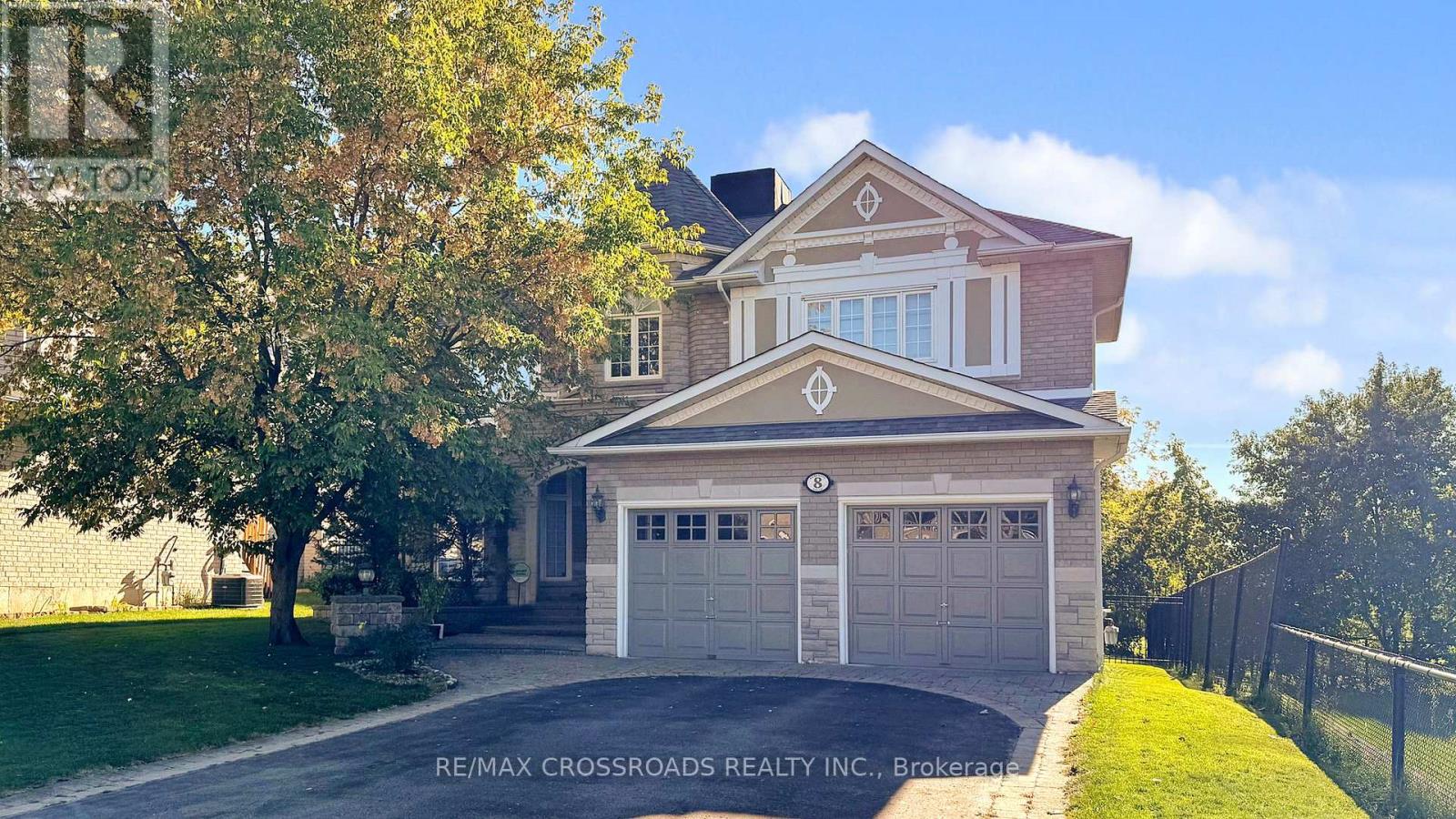 8 ROBERSON DRIVE, Ajax, Ontario