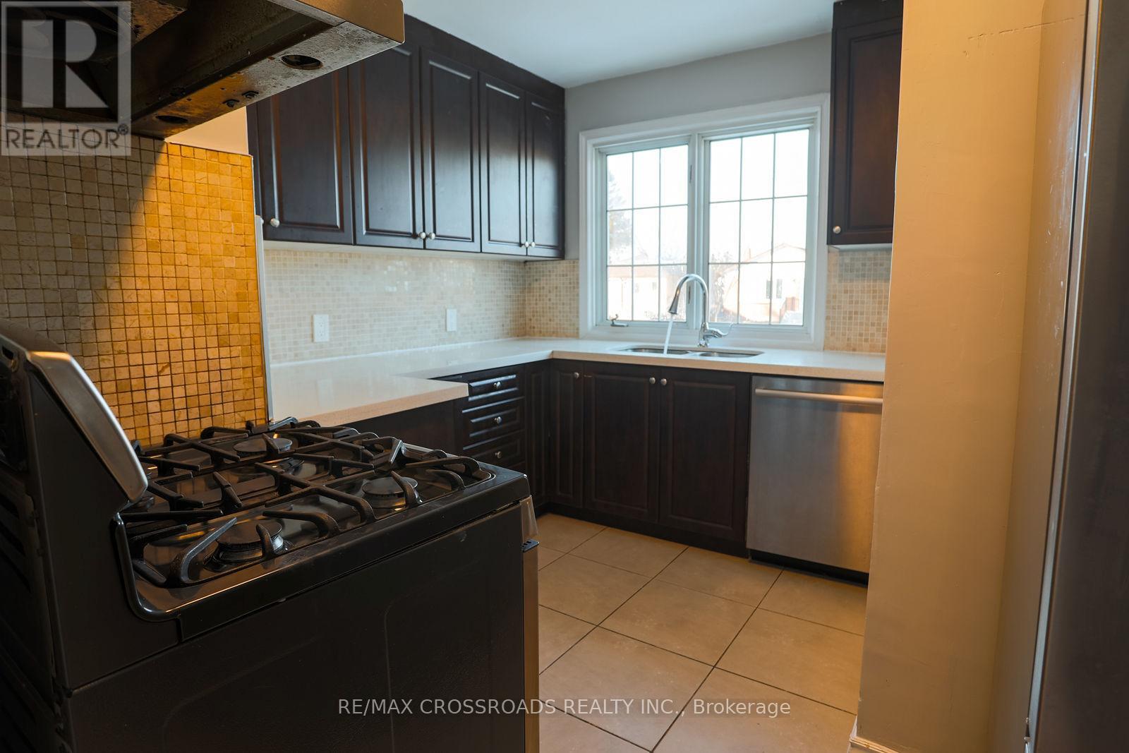 17 Strode Drive, Toronto, Ontario  M1J 1L8 - Photo 4 - E12712094