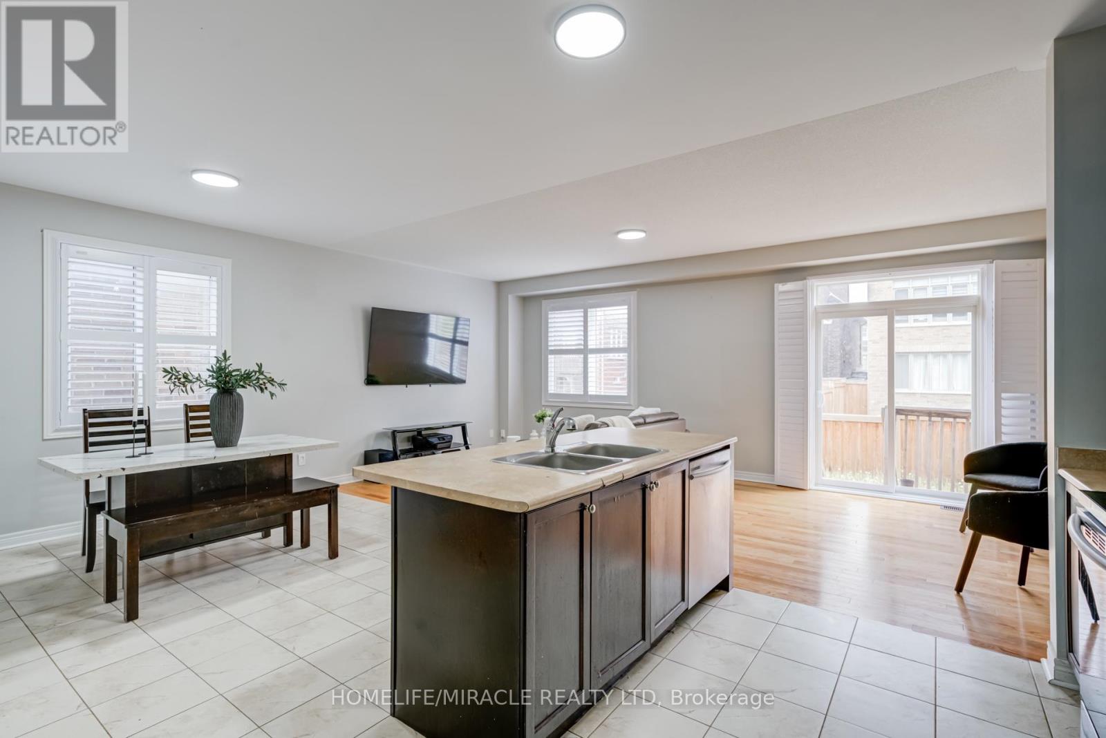 81 Willoughby Way, New Tecumseth (Alliston), Ontario  L9R 0P4 - Photo 11 - N12712062