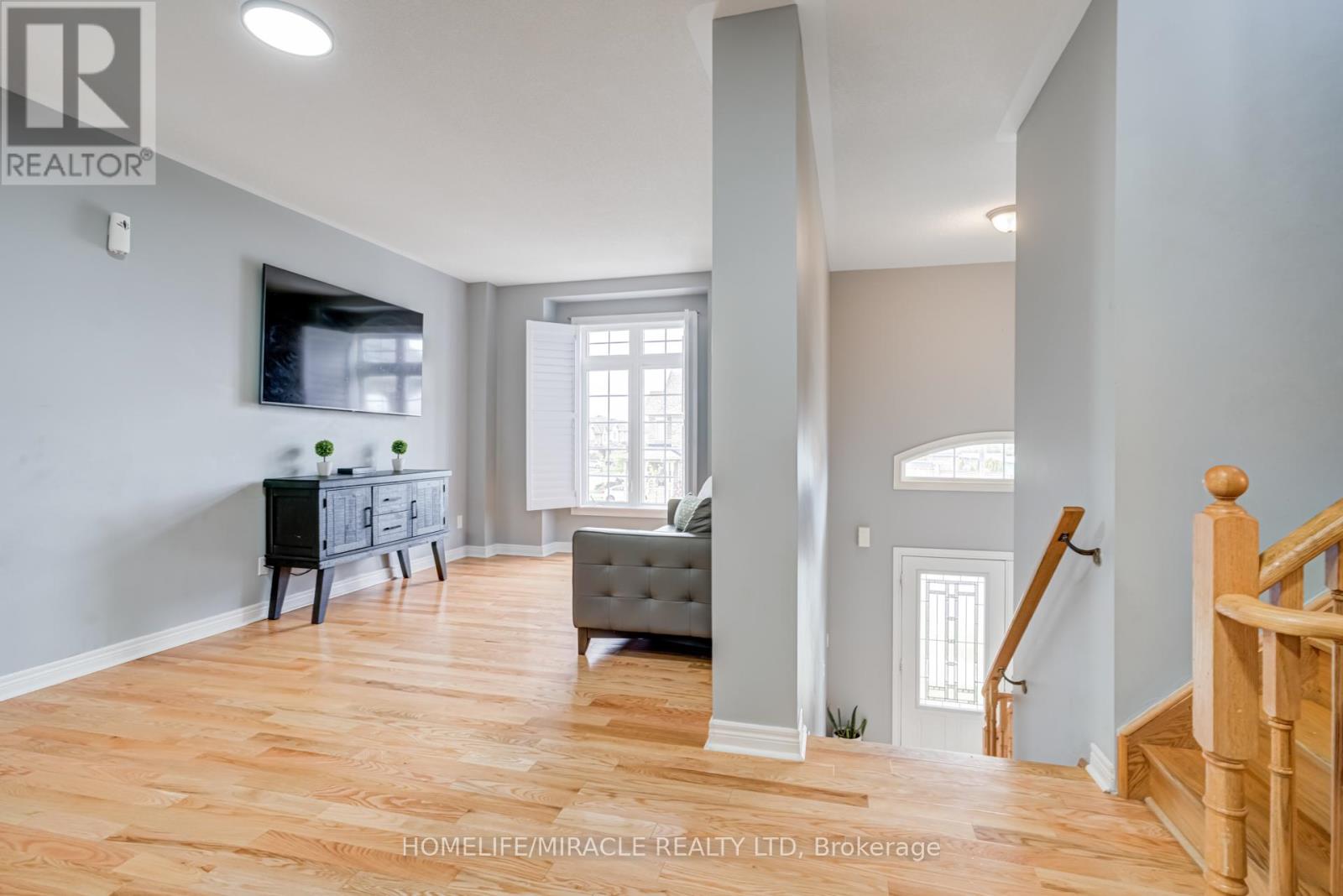 81 Willoughby Way, New Tecumseth (Alliston), Ontario  L9R 0P4 - Photo 2 - N12712062