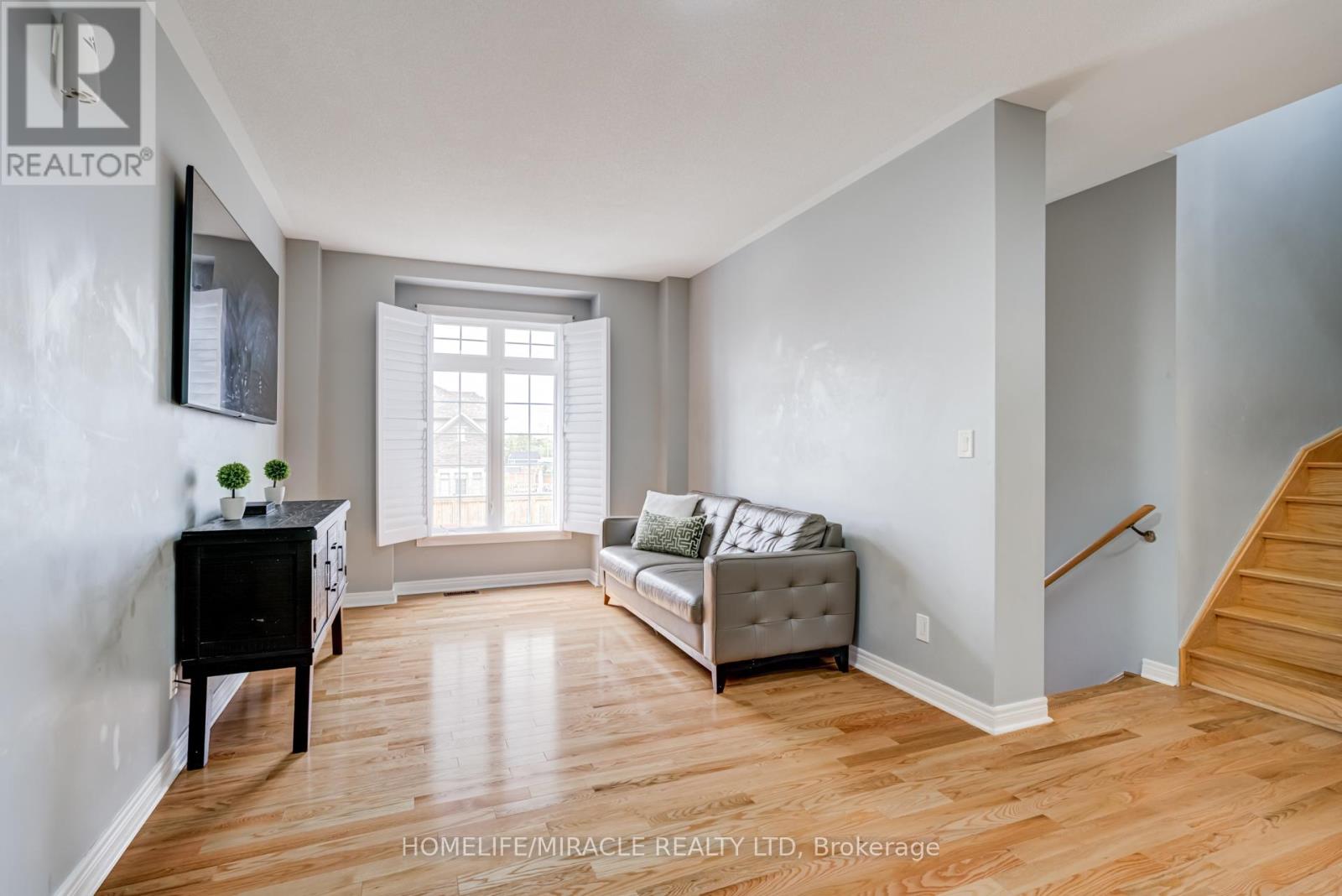 81 Willoughby Way, New Tecumseth (Alliston), Ontario  L9R 0P4 - Photo 4 - N12712062