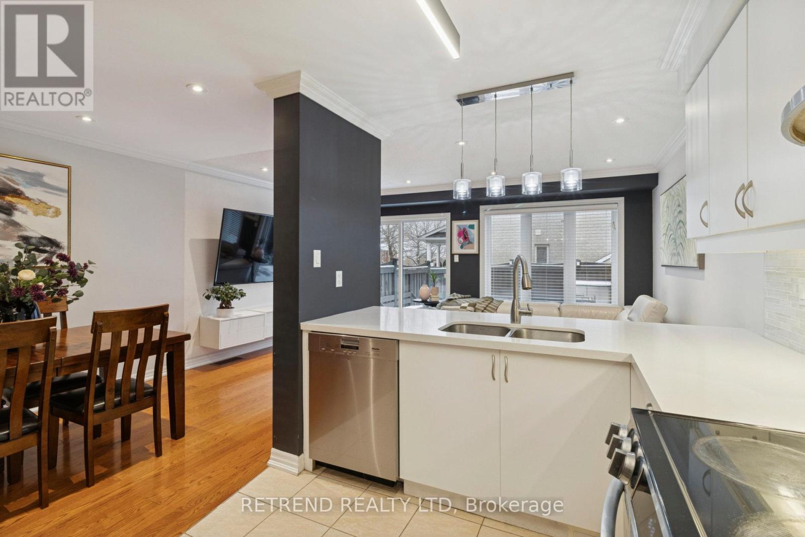 6 Summit Drive, Vaughan, Ontario  L4H 0E8 - Photo 11 - N12712090