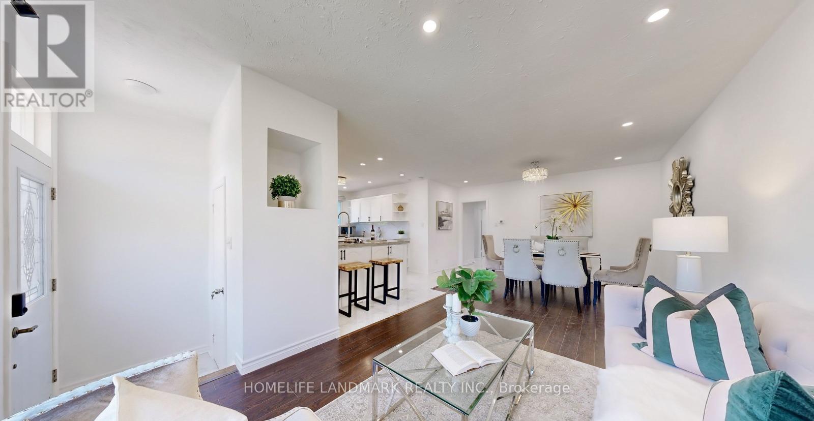 246 Beechy Drive, Richmond Hill, Ontario  L4C 2X7 - Photo 1 - N12712112