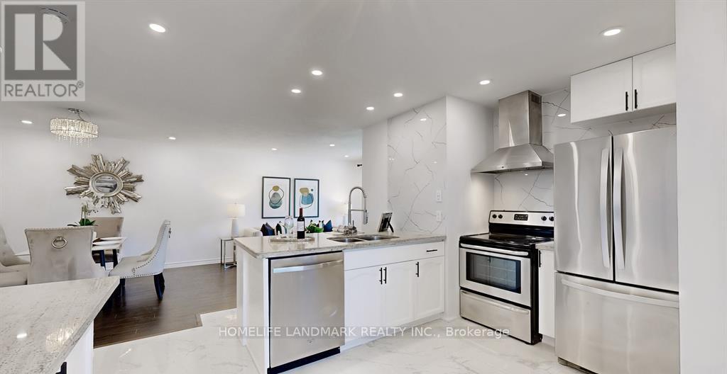 246 Beechy Drive, Richmond Hill, Ontario  L4C 2X7 - Photo 2 - N12712112