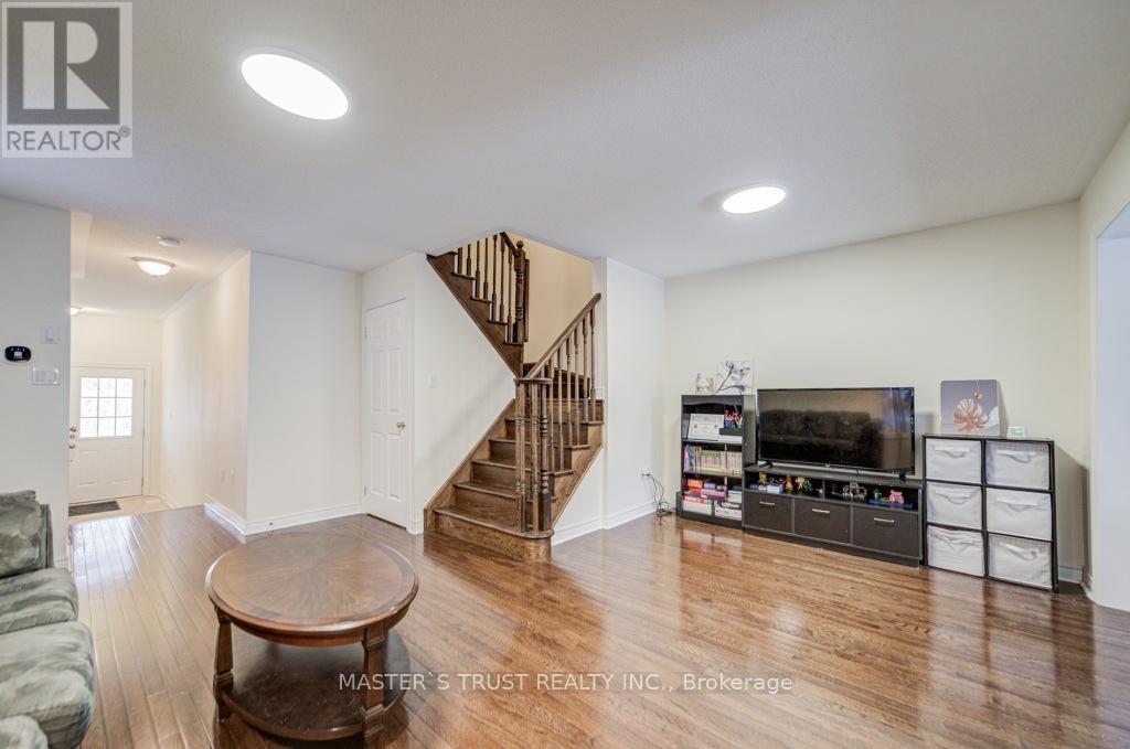 77 Harvest Hills Boulevard, East Gwillimbury, Ontario  L9N 0B4 - Photo 5 - N12712120