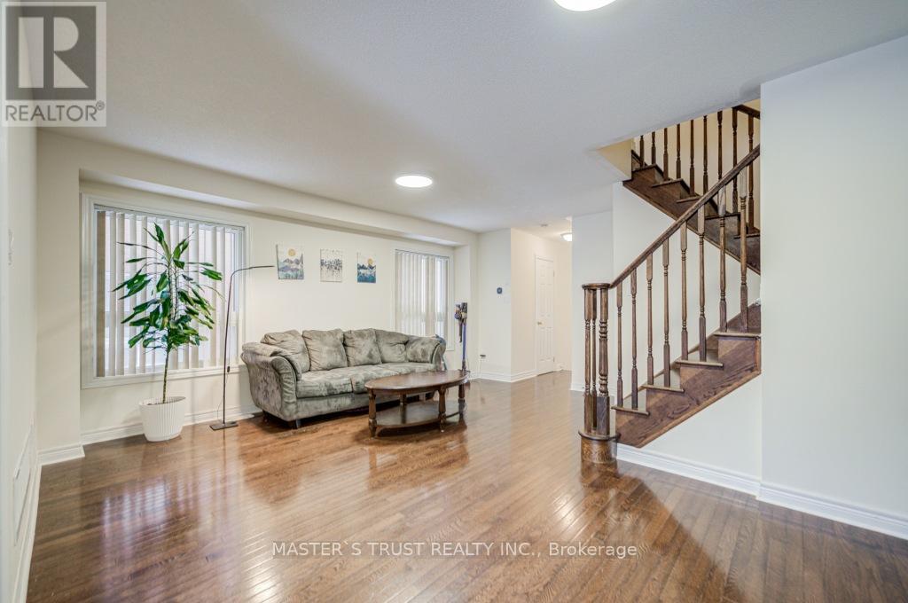 77 Harvest Hills Boulevard, East Gwillimbury, Ontario  L9N 0B4 - Photo 7 - N12712120