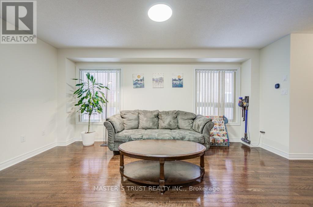 77 Harvest Hills Boulevard, East Gwillimbury, Ontario  L9N 0B4 - Photo 9 - N12712120