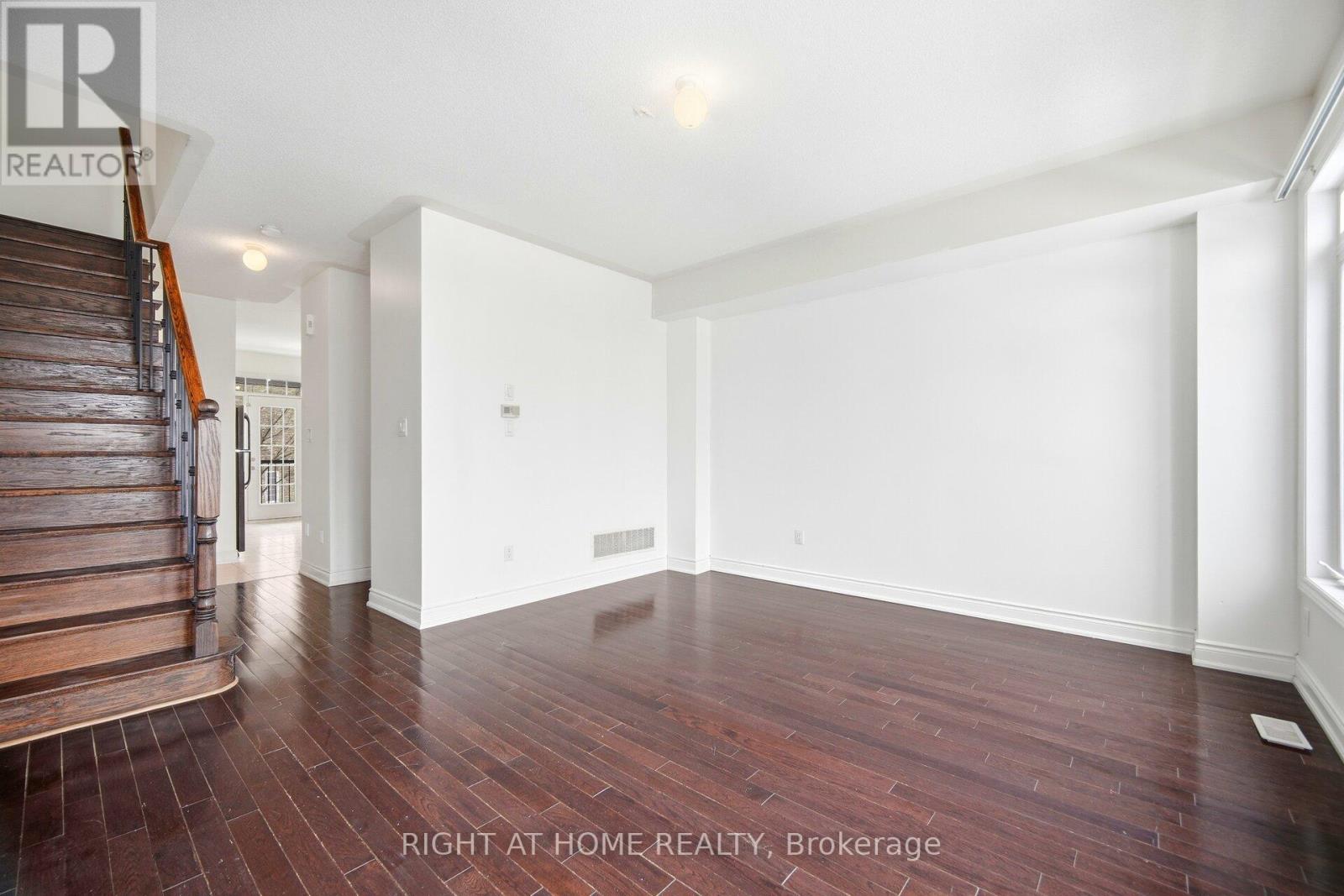 7114 Triumph Lane, Mississauga, Ontario L5N 0C5 - Photo 14 - W12712118