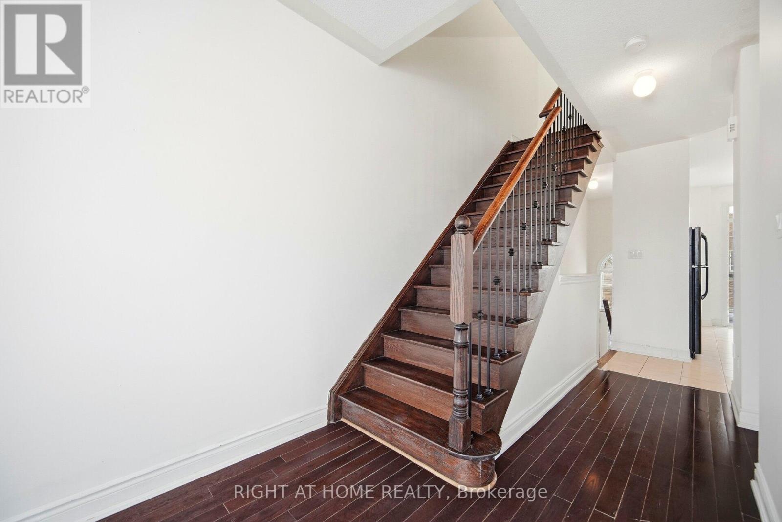 7114 Triumph Lane, Mississauga, Ontario L5N 0C5 - Photo 19 - W12712118