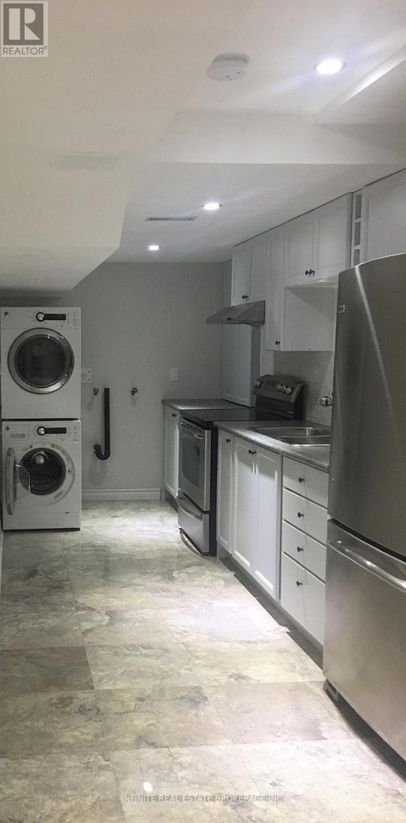 25 Bearwood Street, Brampton, Ontario  L7A 1Y8 - Photo 2 - W12709196