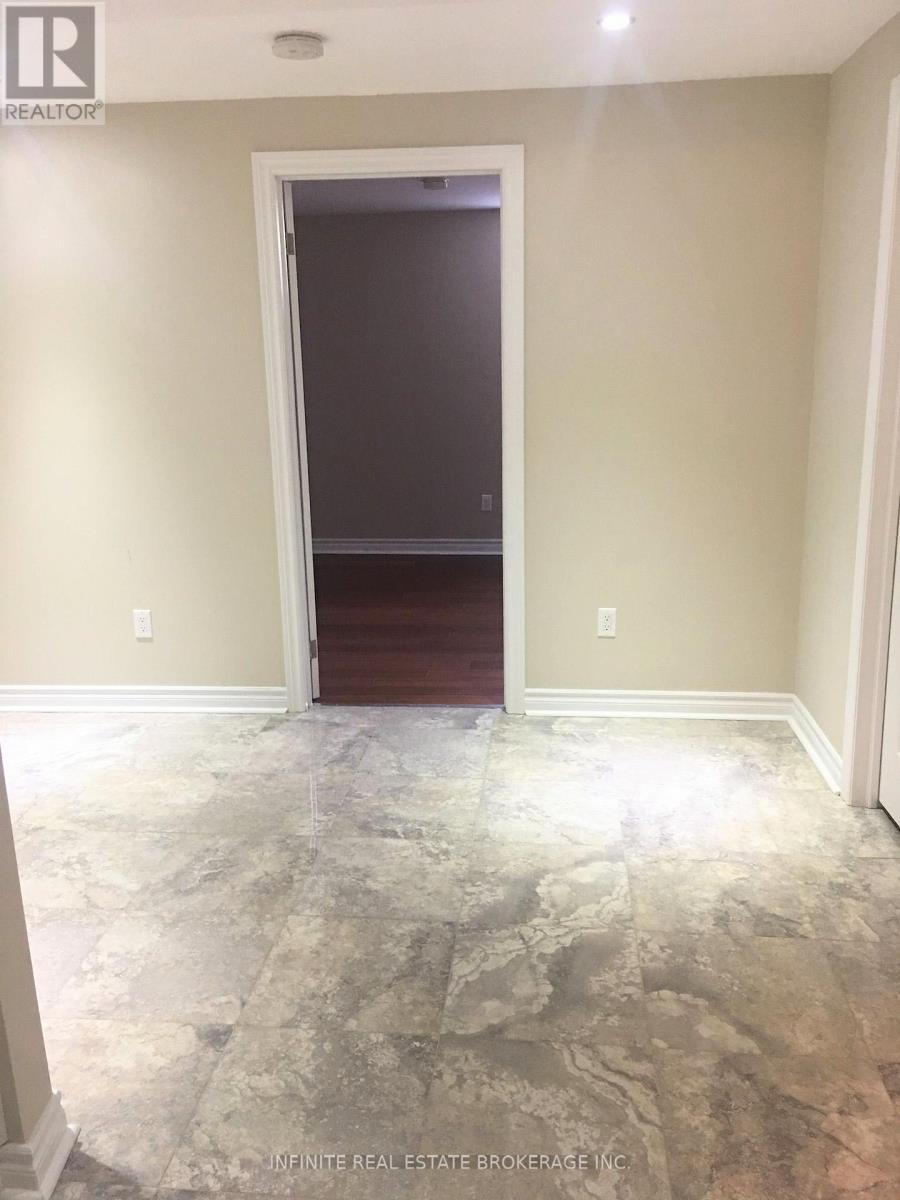 25 Bearwood Street, Brampton, Ontario  L7A 1Y8 - Photo 3 - W12709196