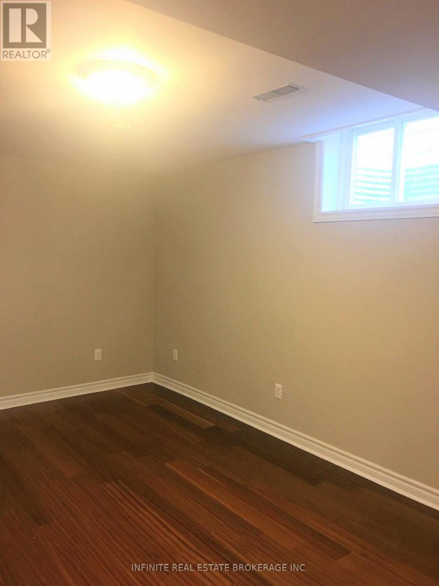 25 Bearwood Street, Brampton, Ontario  L7A 1Y8 - Photo 4 - W12709196