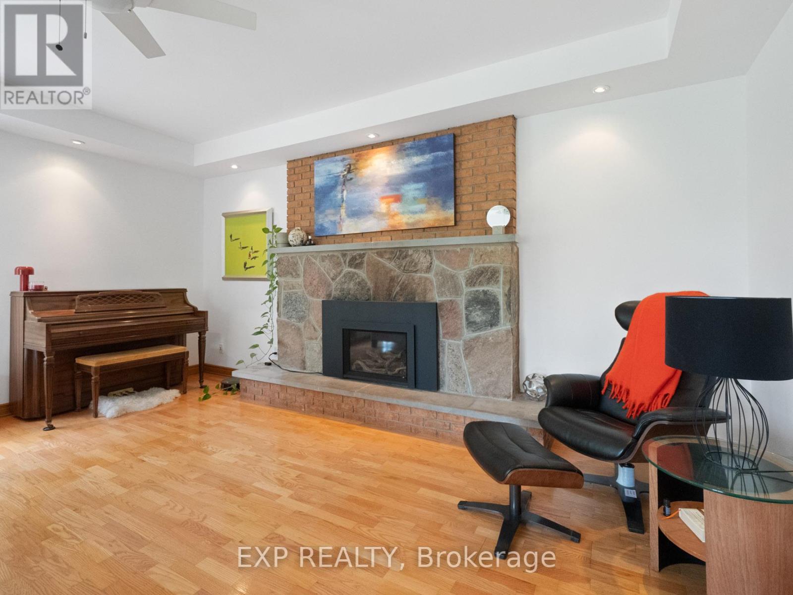 3446 Black Creek Road, Fort Erie (Black Creek), Ontario  L0S 1S0 - Photo 17 - X12712162