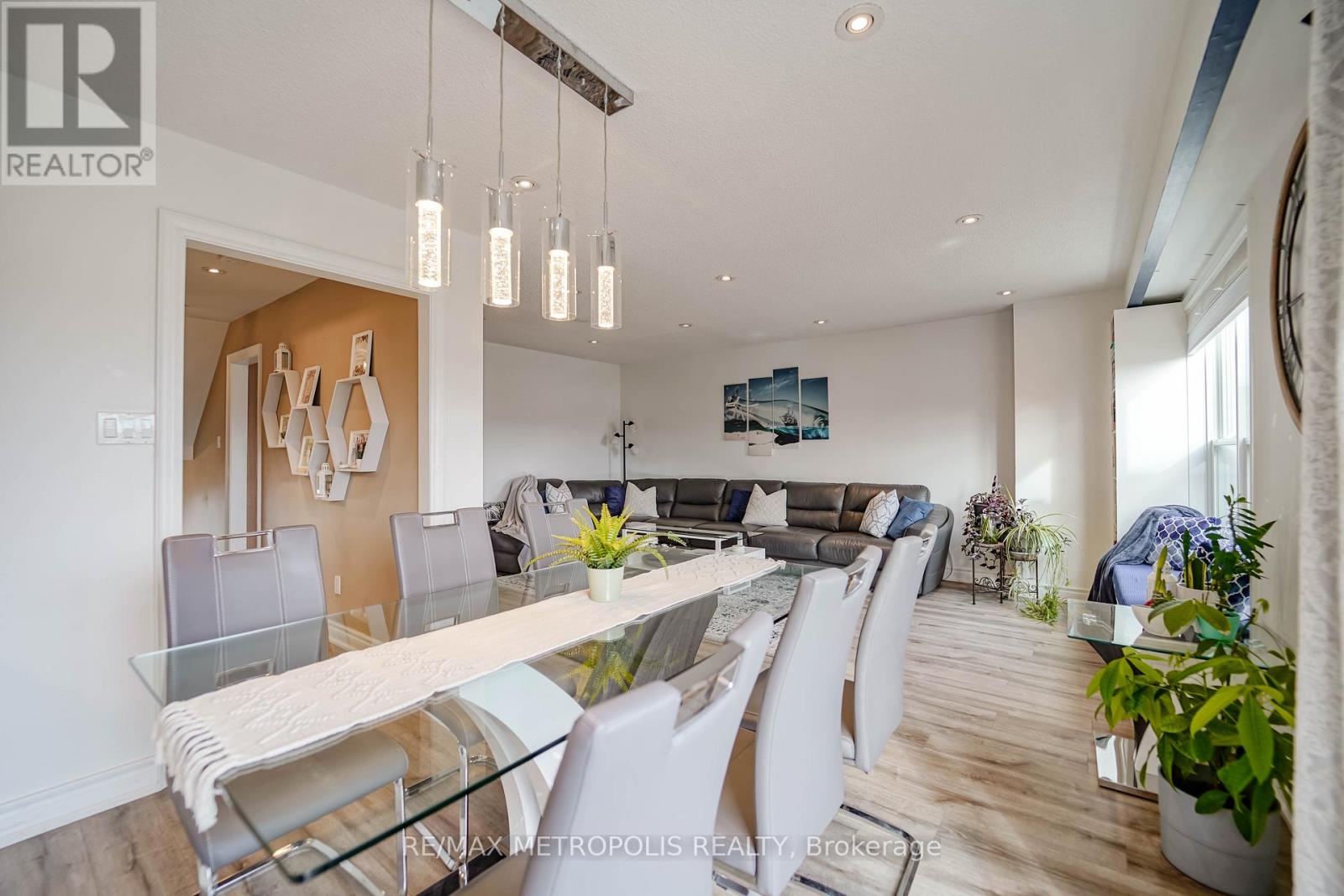 1319 Luna Court, Pickering, Ontario  L1W 3C3 - Photo 16 - E12711510