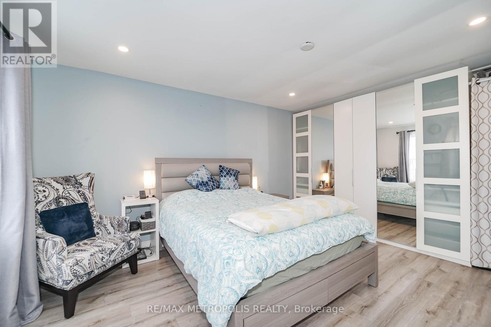 1319 Luna Court, Pickering, Ontario  L1W 3C3 - Photo 21 - E12711510