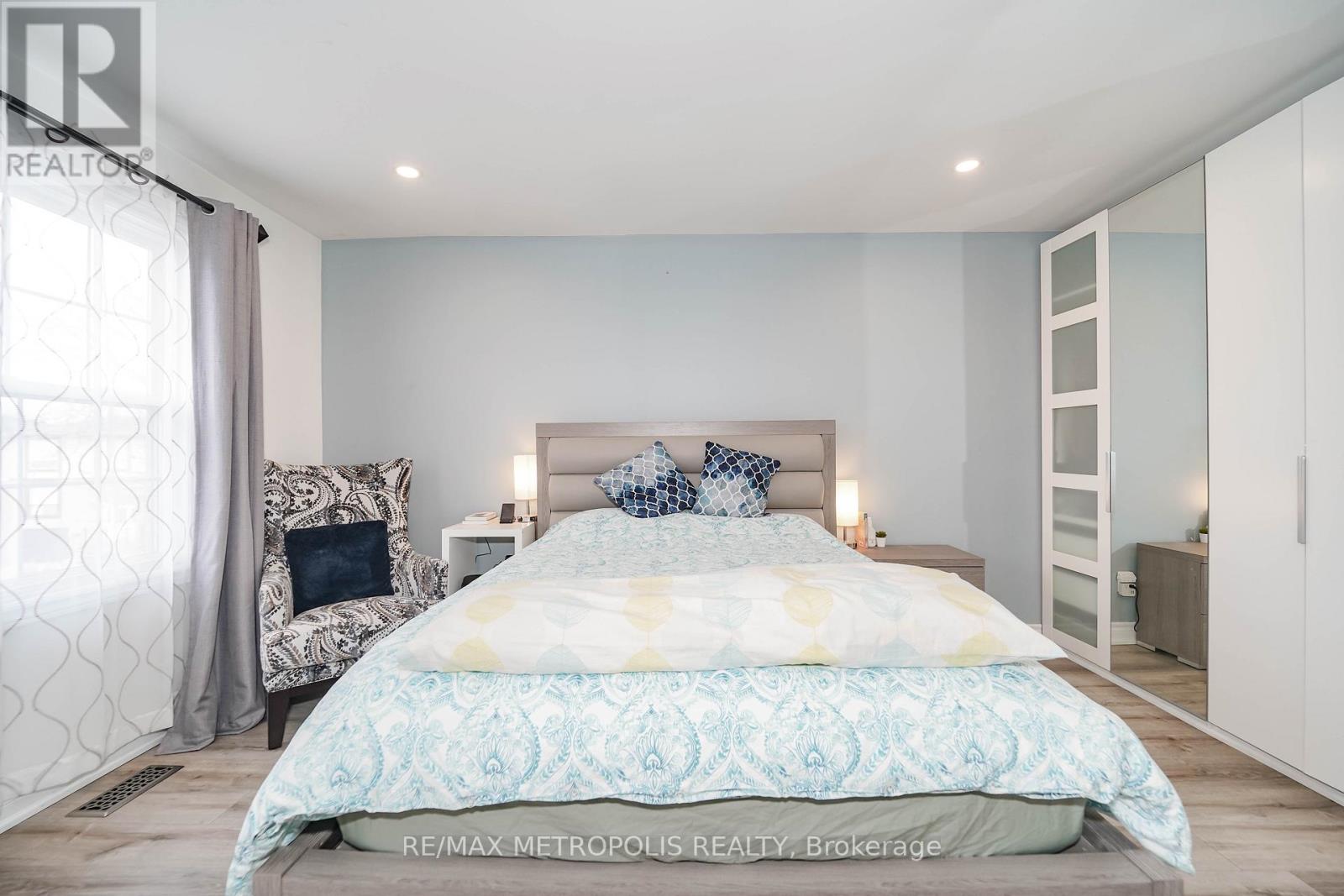 1319 Luna Court, Pickering, Ontario  L1W 3C3 - Photo 20 - E12711510