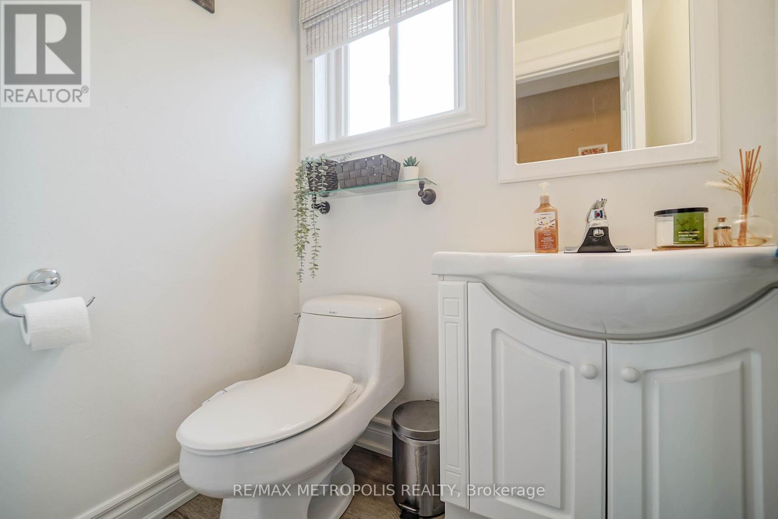 1319 Luna Court, Pickering, Ontario  L1W 3C3 - Photo 17 - E12711510