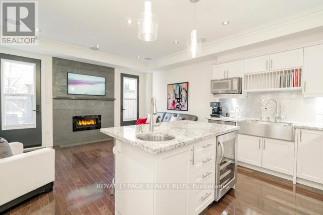 142 Rebecca Street, Oakville, Ontario  L6K 1J5 - Photo 13 - W12679706