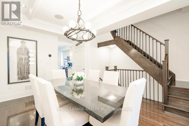 142 Rebecca Street, Oakville, Ontario  L6K 1J5 - Photo 6 - W12679706