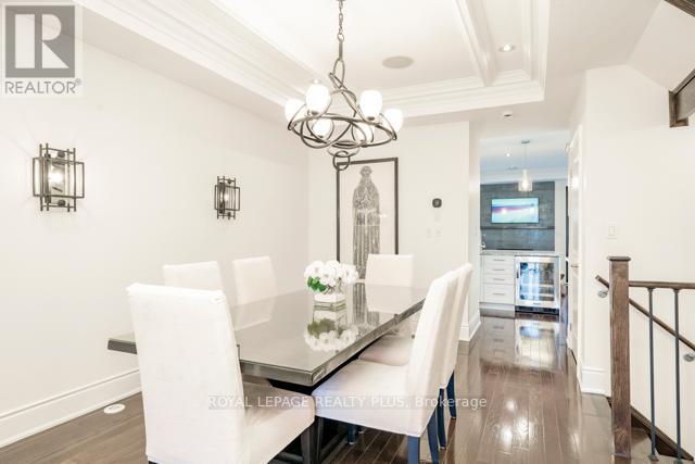 142 Rebecca Street, Oakville, Ontario  L6K 1J5 - Photo 5 - W12679706