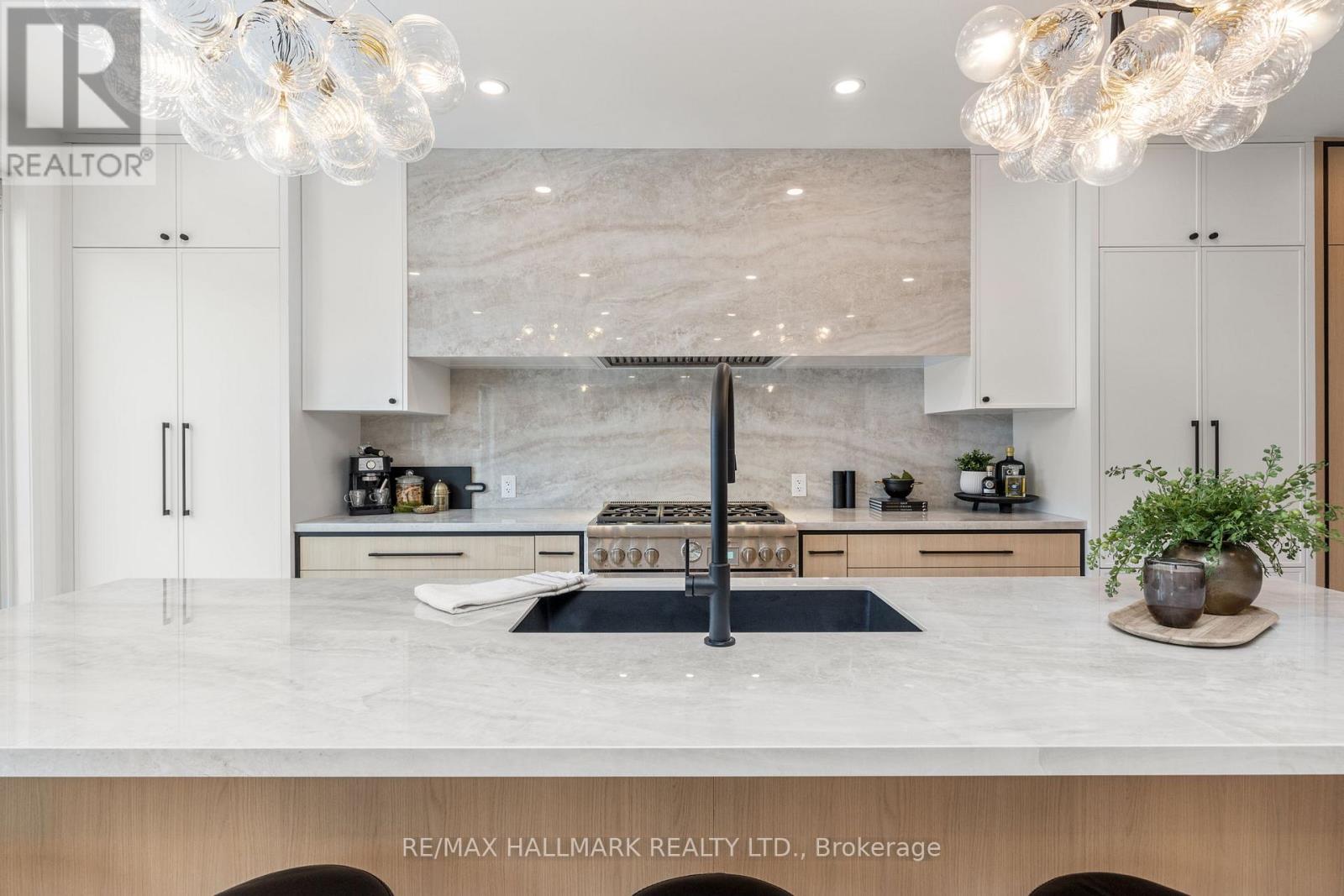 68 Rhodes Avenue, Toronto, Ontario  M4L 2Z9 - Photo 10 - E12712172